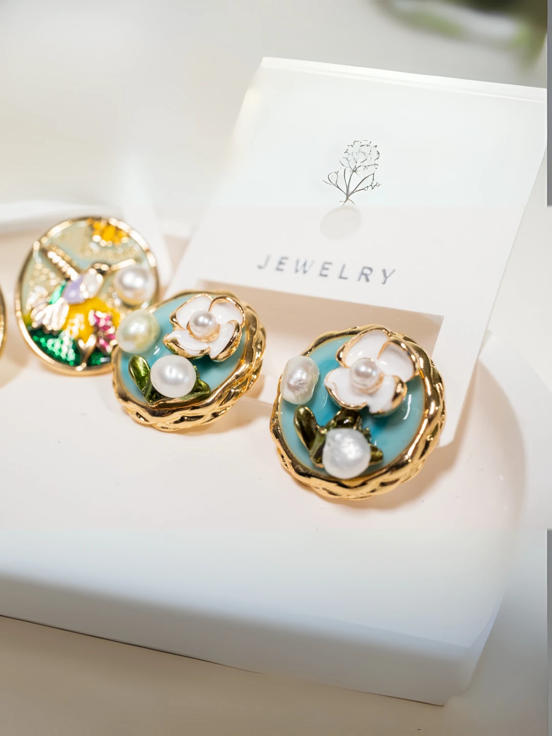 İNCİLİ PANO KÜPE