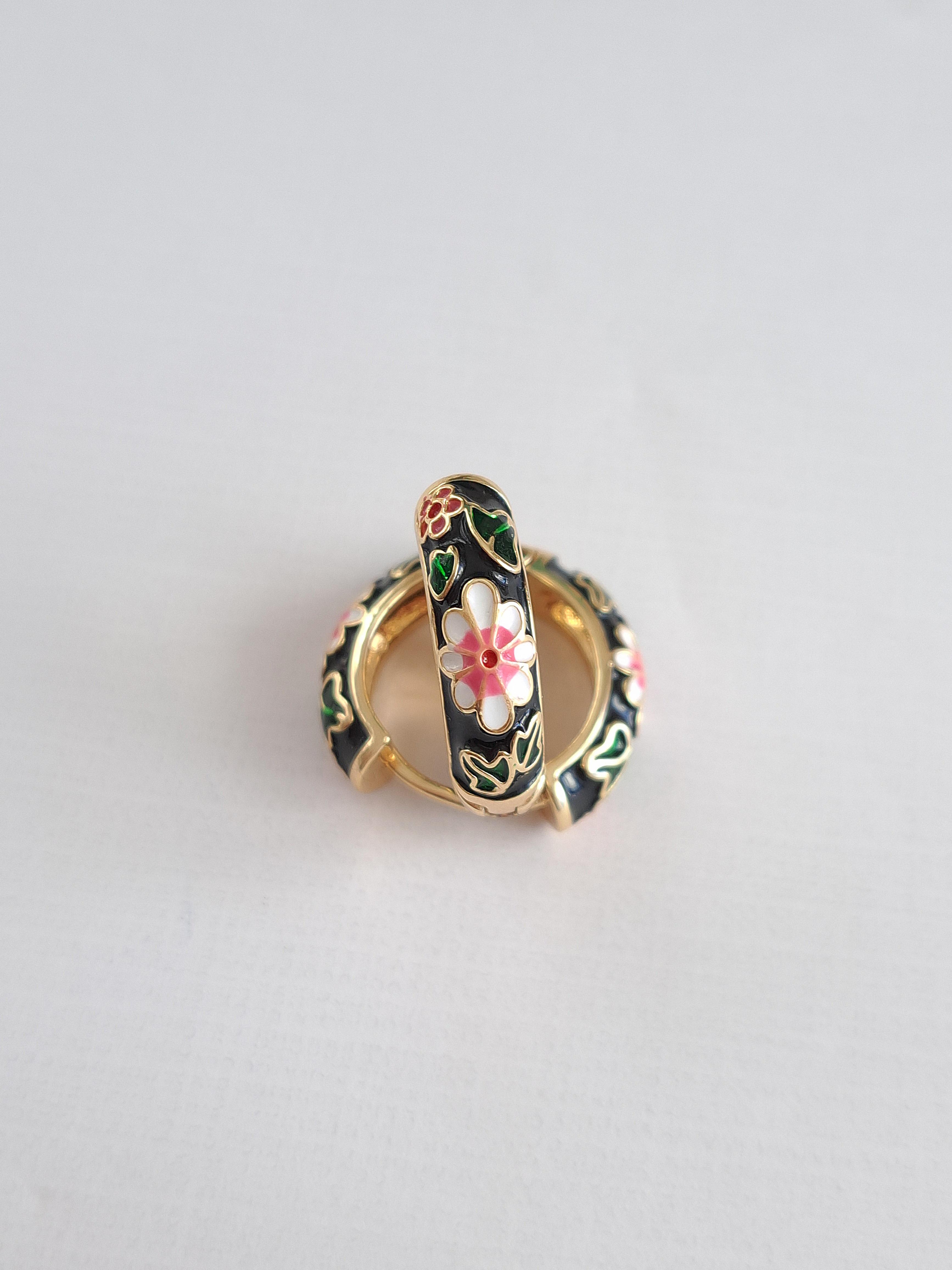 Enamel Floral Huggie Earrings – Black