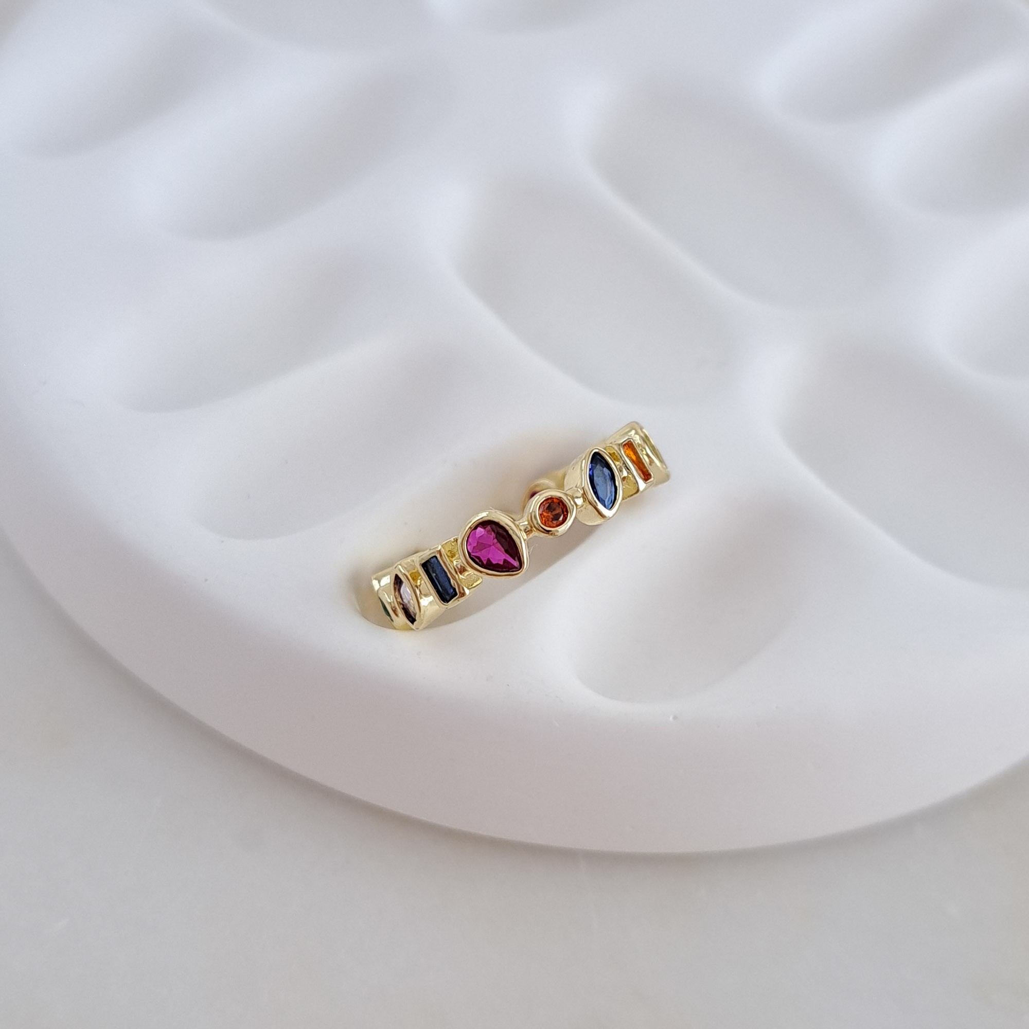 Wheat-Pattern Ring with Multi-Color Stones