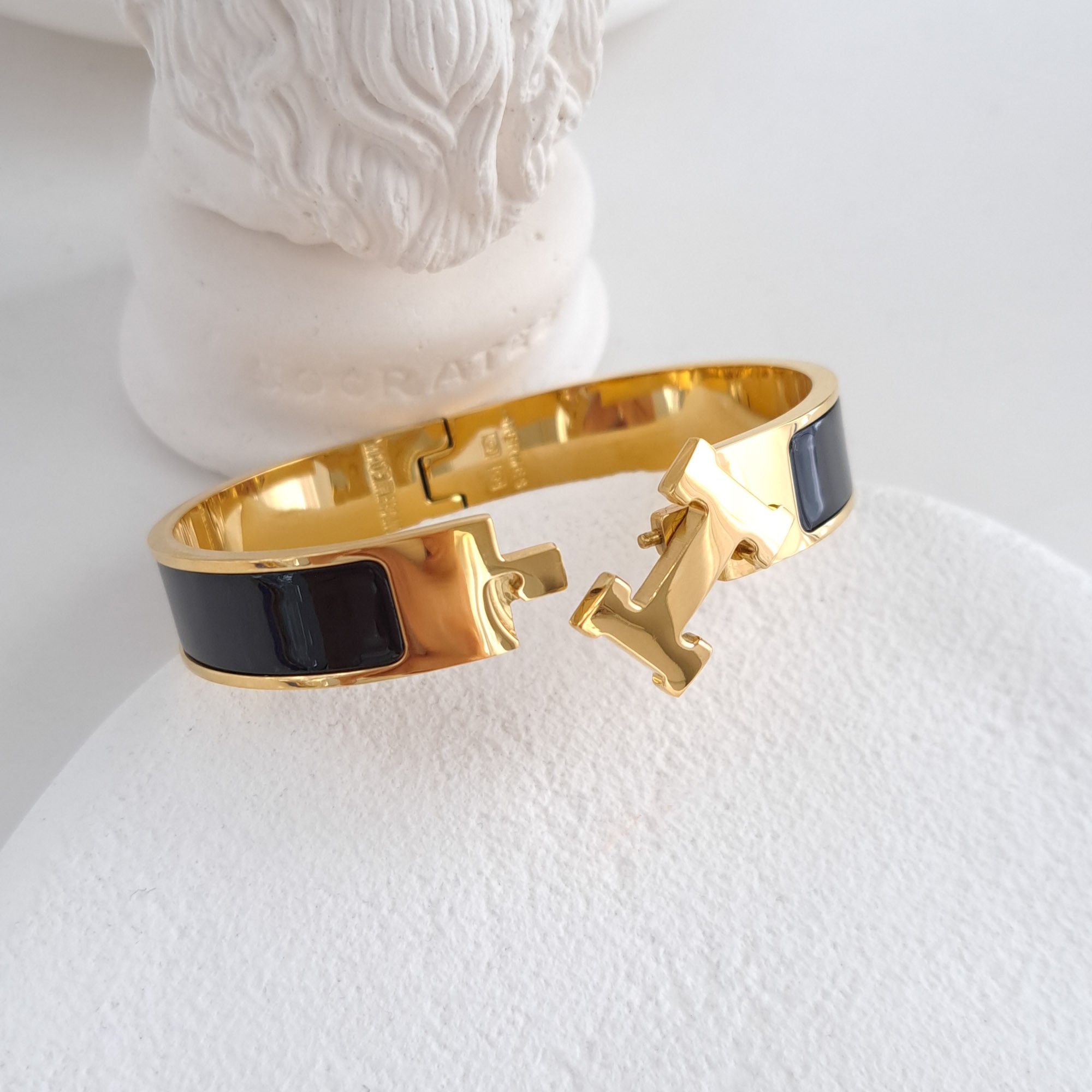 Black H-Lock Bracelet - Gold Base