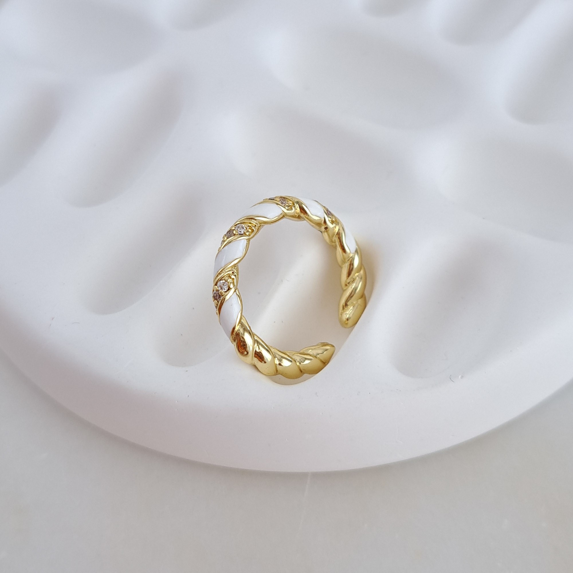 Twist White with Red Enamel Detail