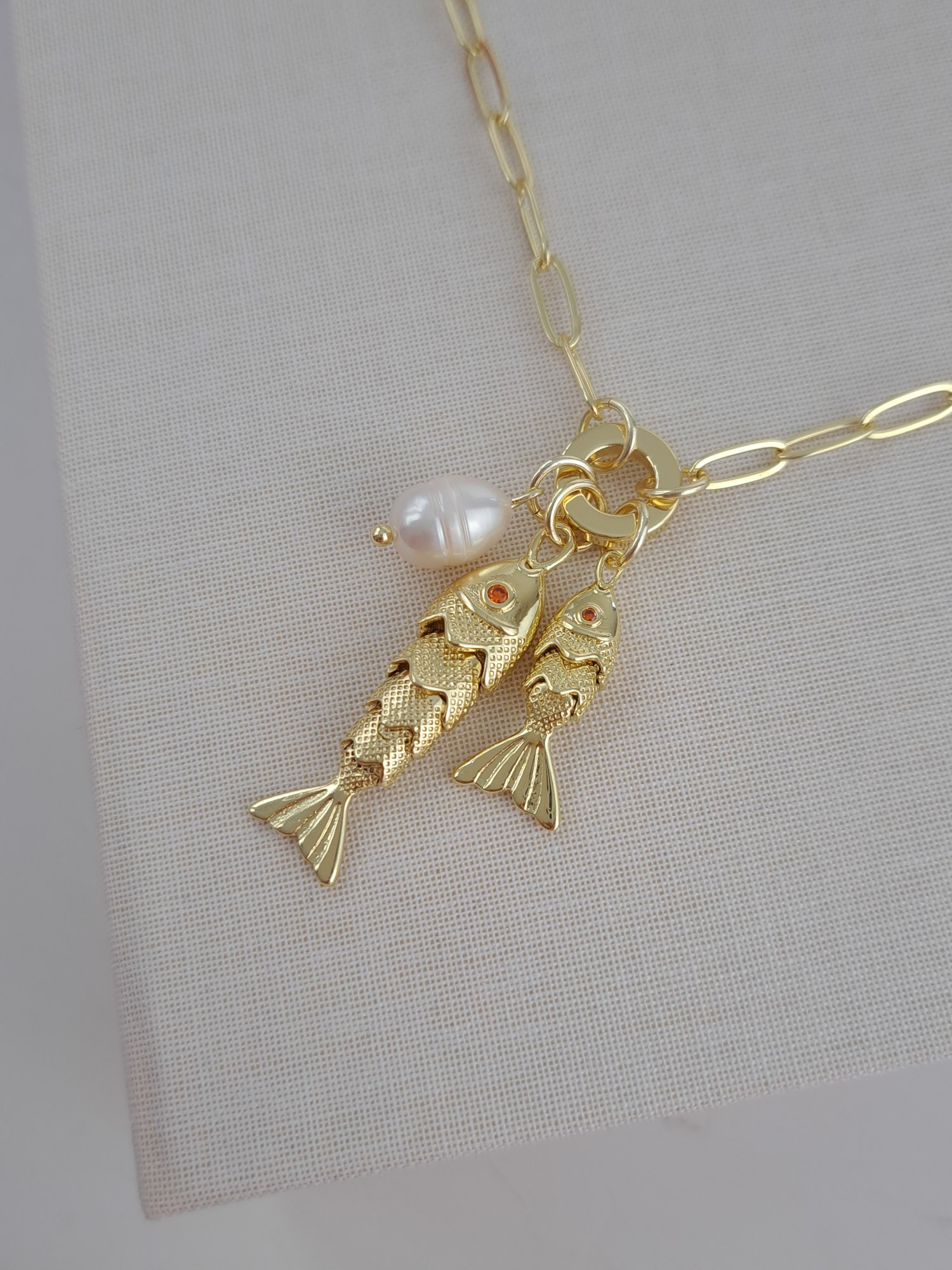 Twin Fish & Pearl Pendant Necklace – Gold 