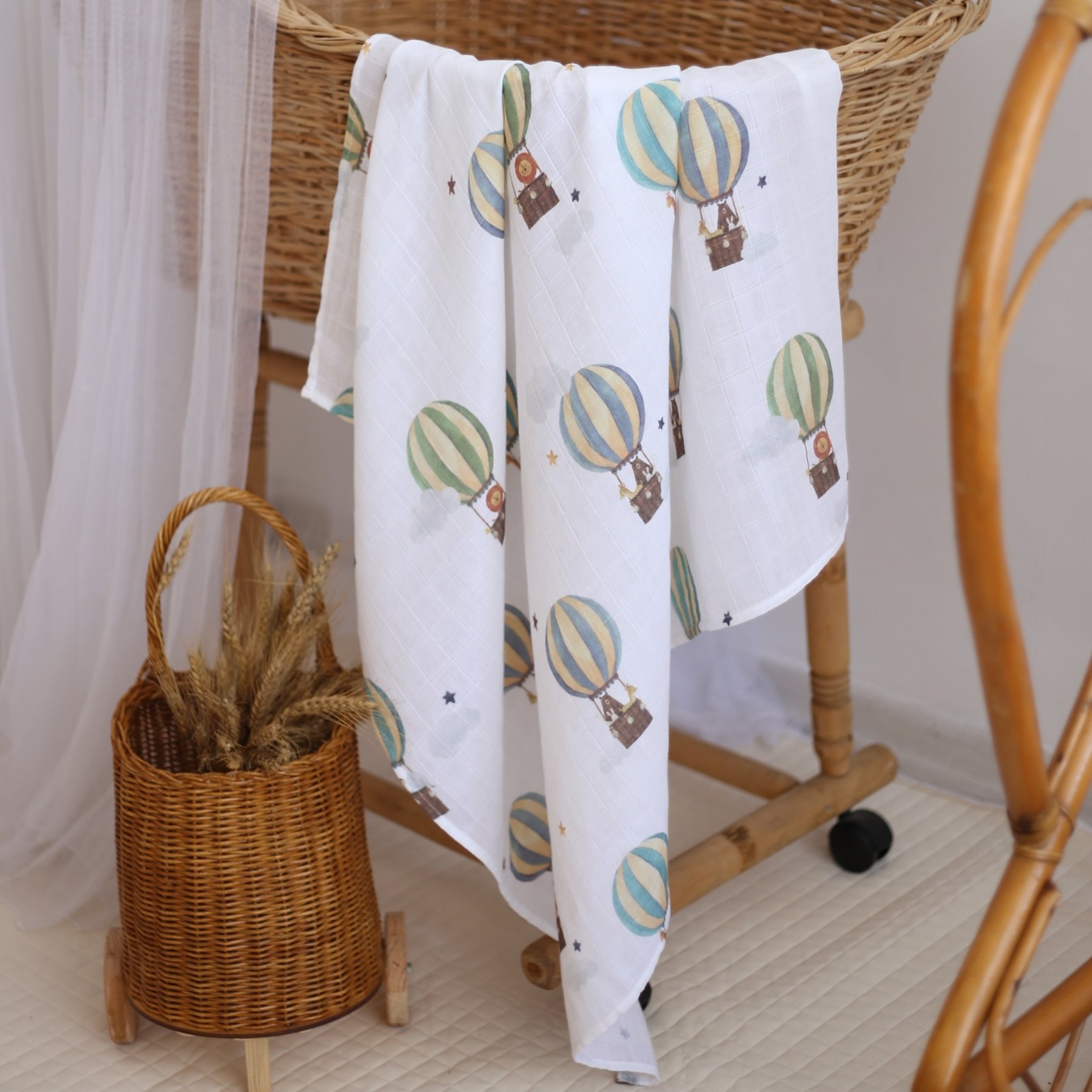 Organic Double Layer Checkered Muslin - Lion Giraffe And Flying Balloon Themed
