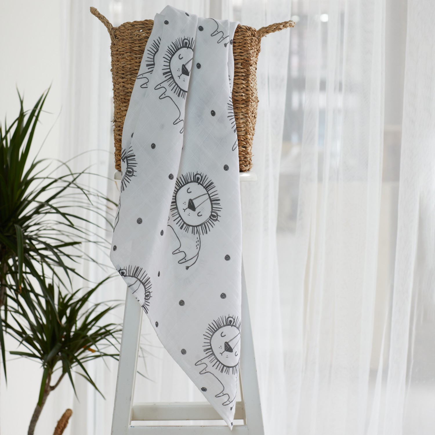 Organic Double Layer Checkered Muslin - Lion Themed