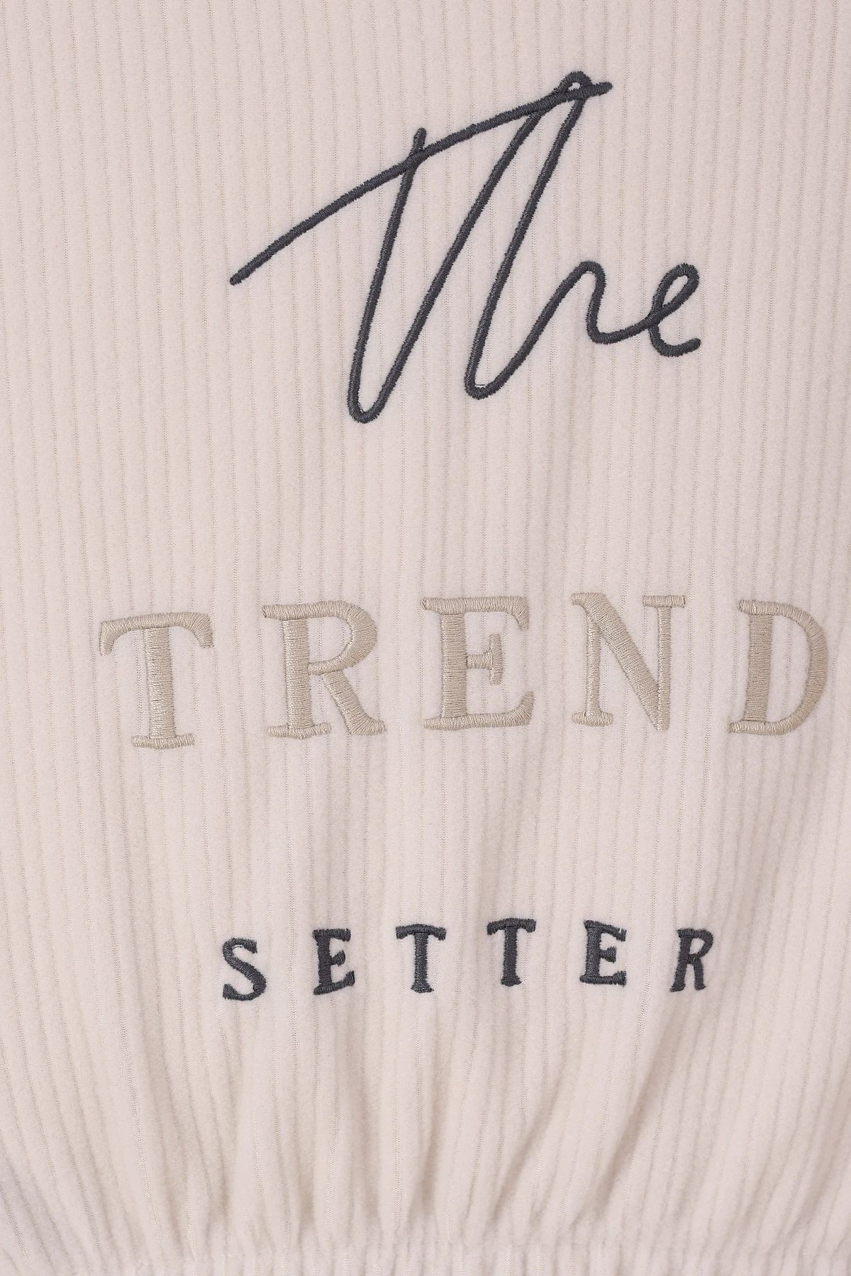 Monox Kız Çocuk Trend Nakışlı Tarz Fitilli Polar Takım