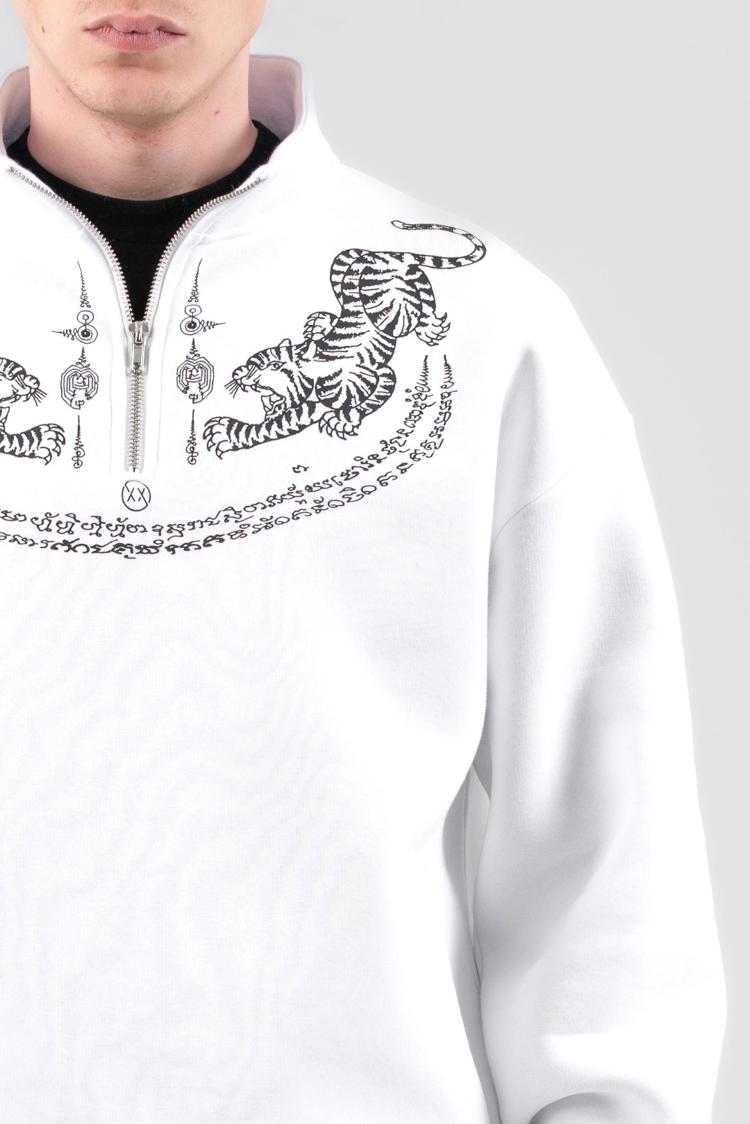 HALFZIP THE SAK YANT SUEA KOO WHITE