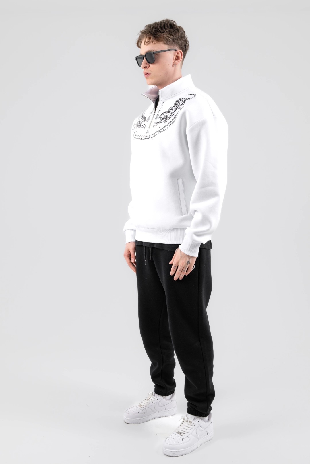 HALFZIP THE SAK YANT SUEA KOO WHITE