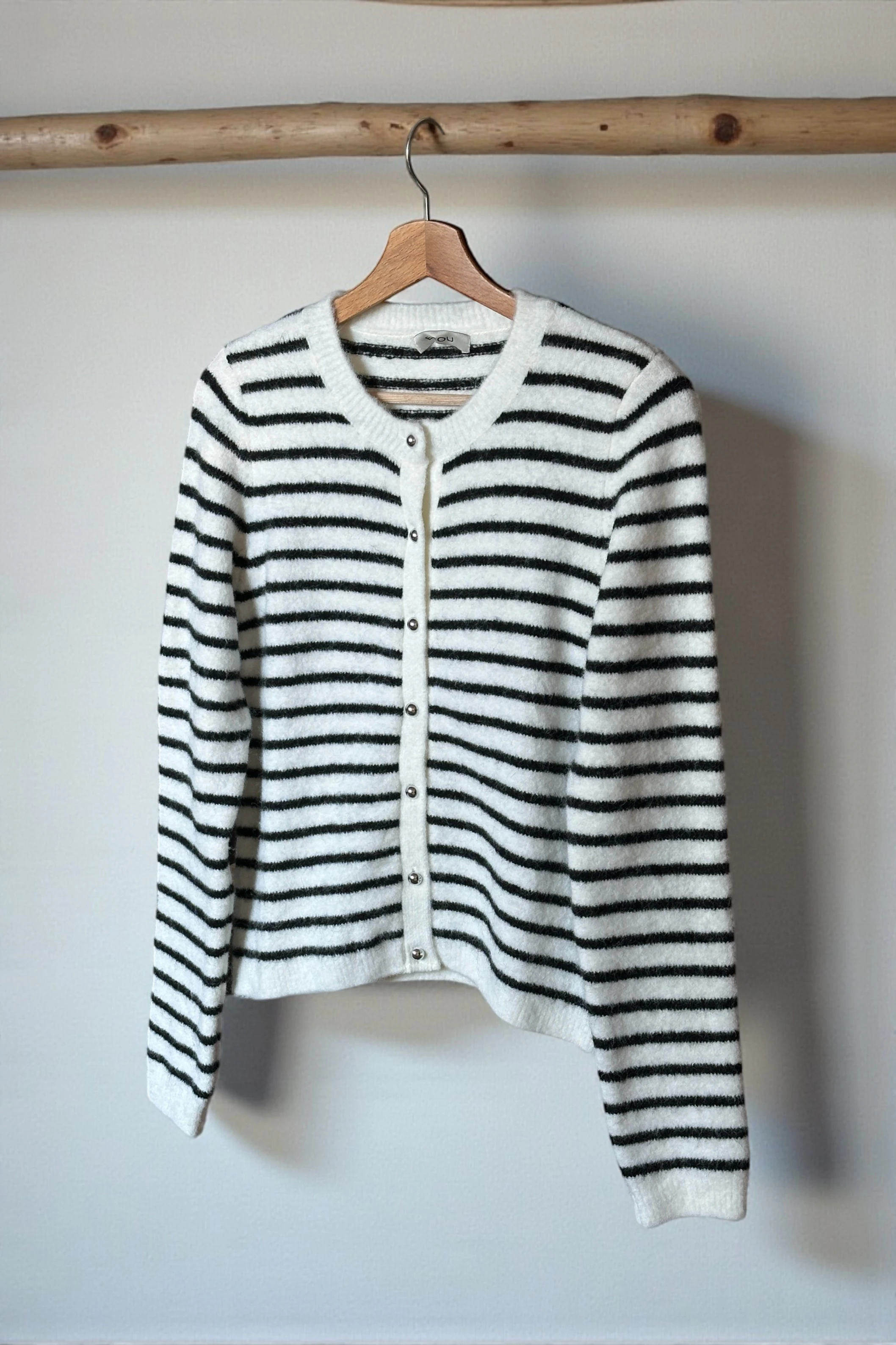 Metal Düğmeli Çizgili Hırka - Siyah