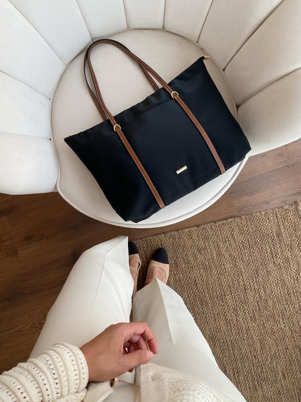 MNG Model Shopper Bag