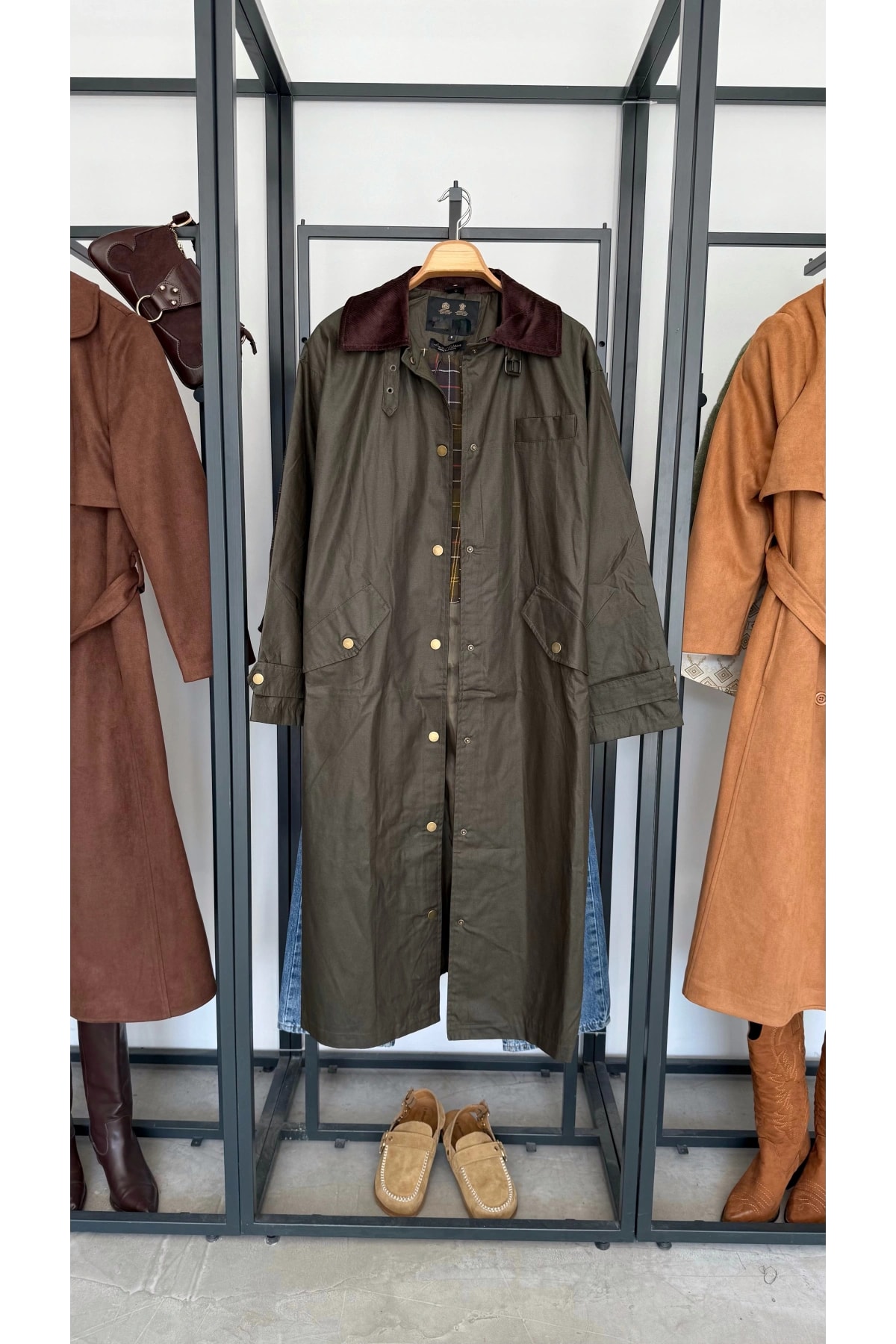 Marka Model Ekose Astarlı Yağlı Deri Trençkot