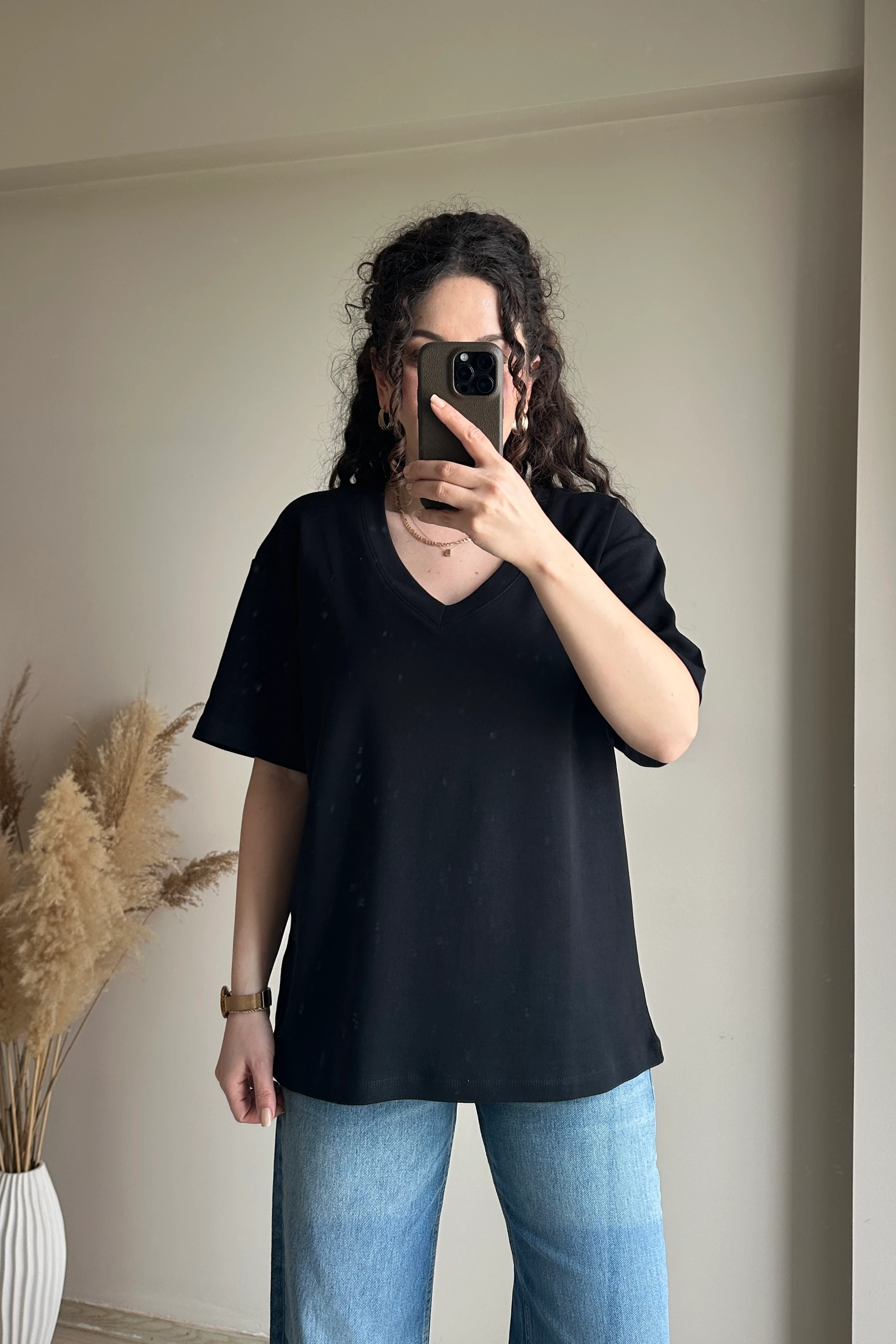 MD V Yaka Basic Tshirt - Siyah