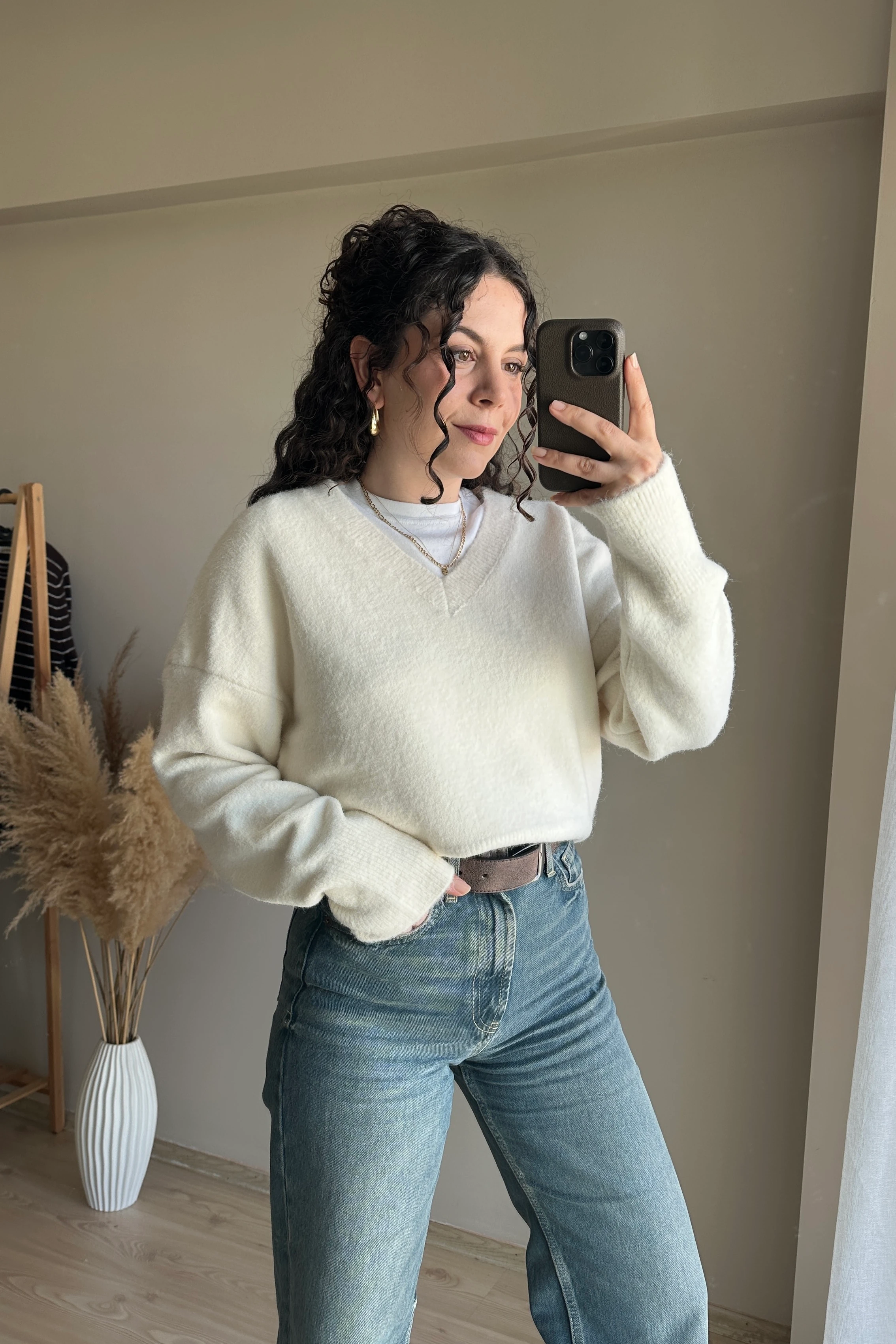 Mona V Yaka Yumuşak Dokulu Triko Kazak - Krem