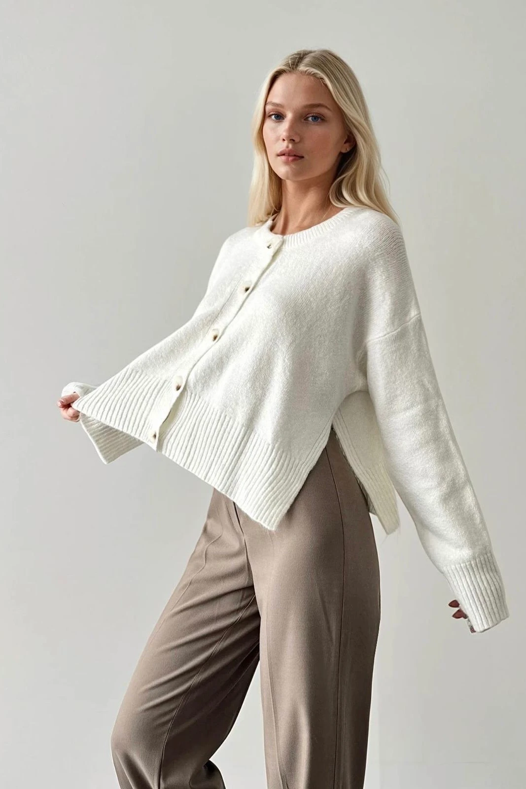 Yırtmaç Detaylı Basic Hırka