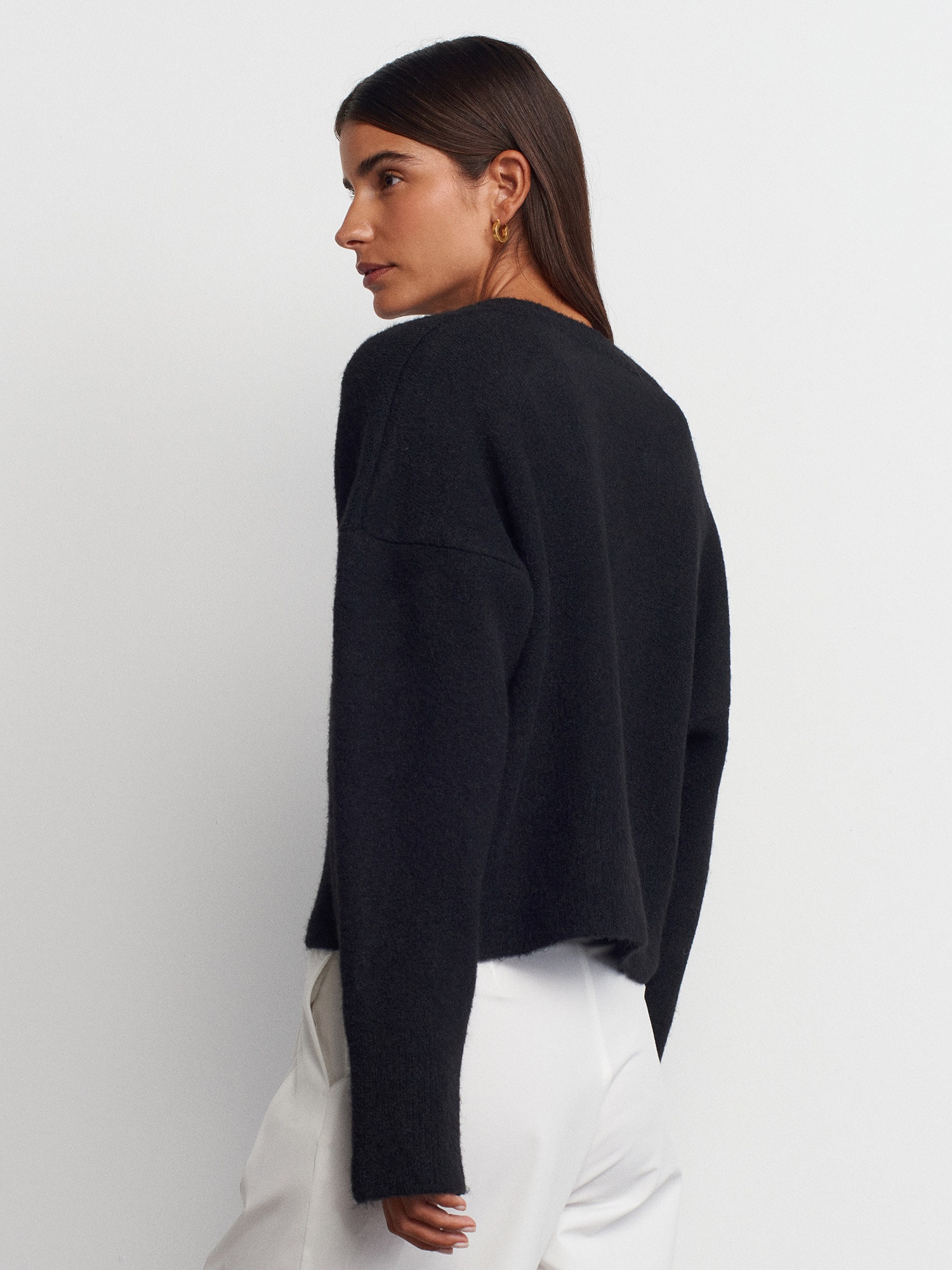 Mona V Yaka Yumuşak Dokulu Triko Kazak - Siyah