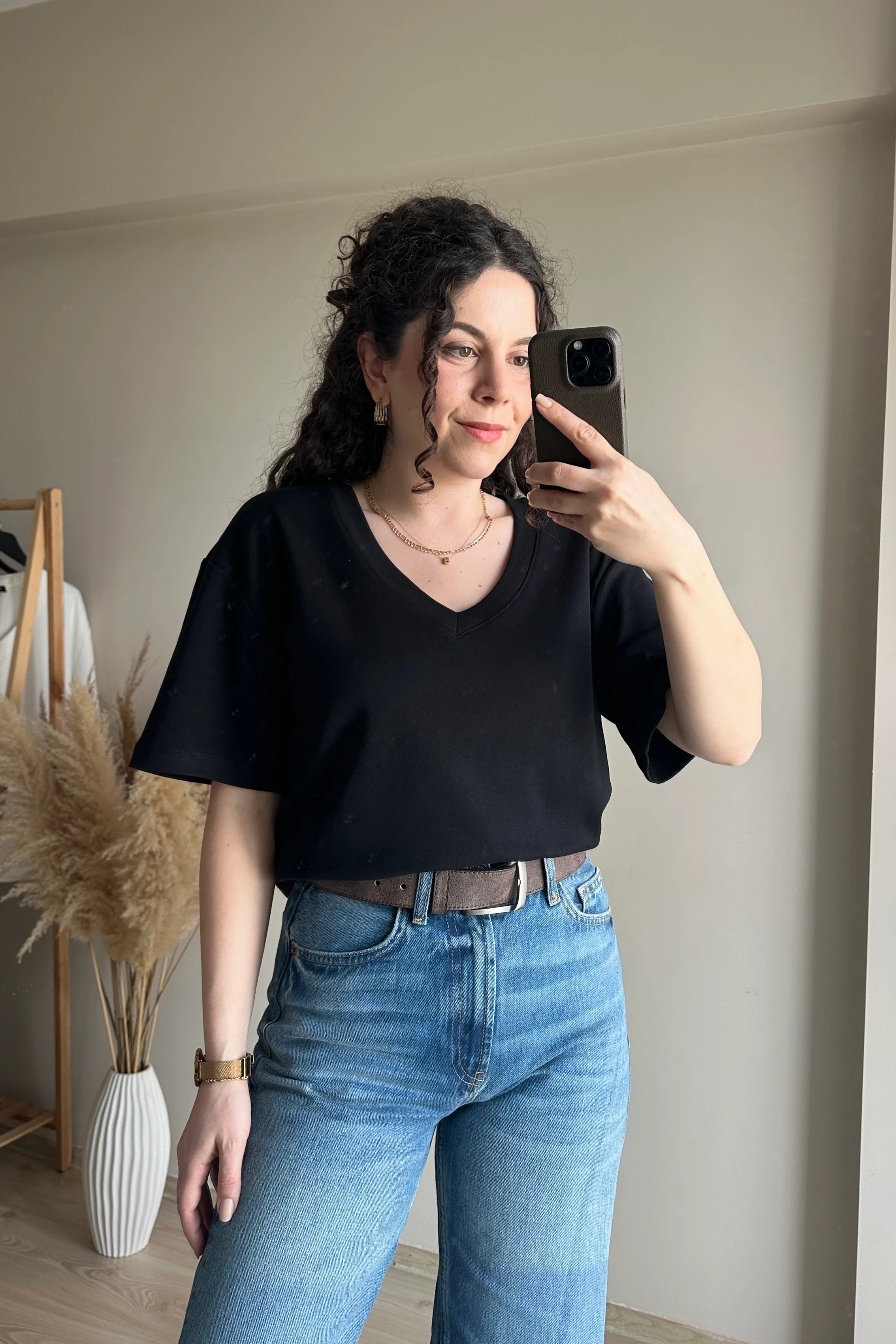 MD V Yaka Basic Tshirt - Siyah