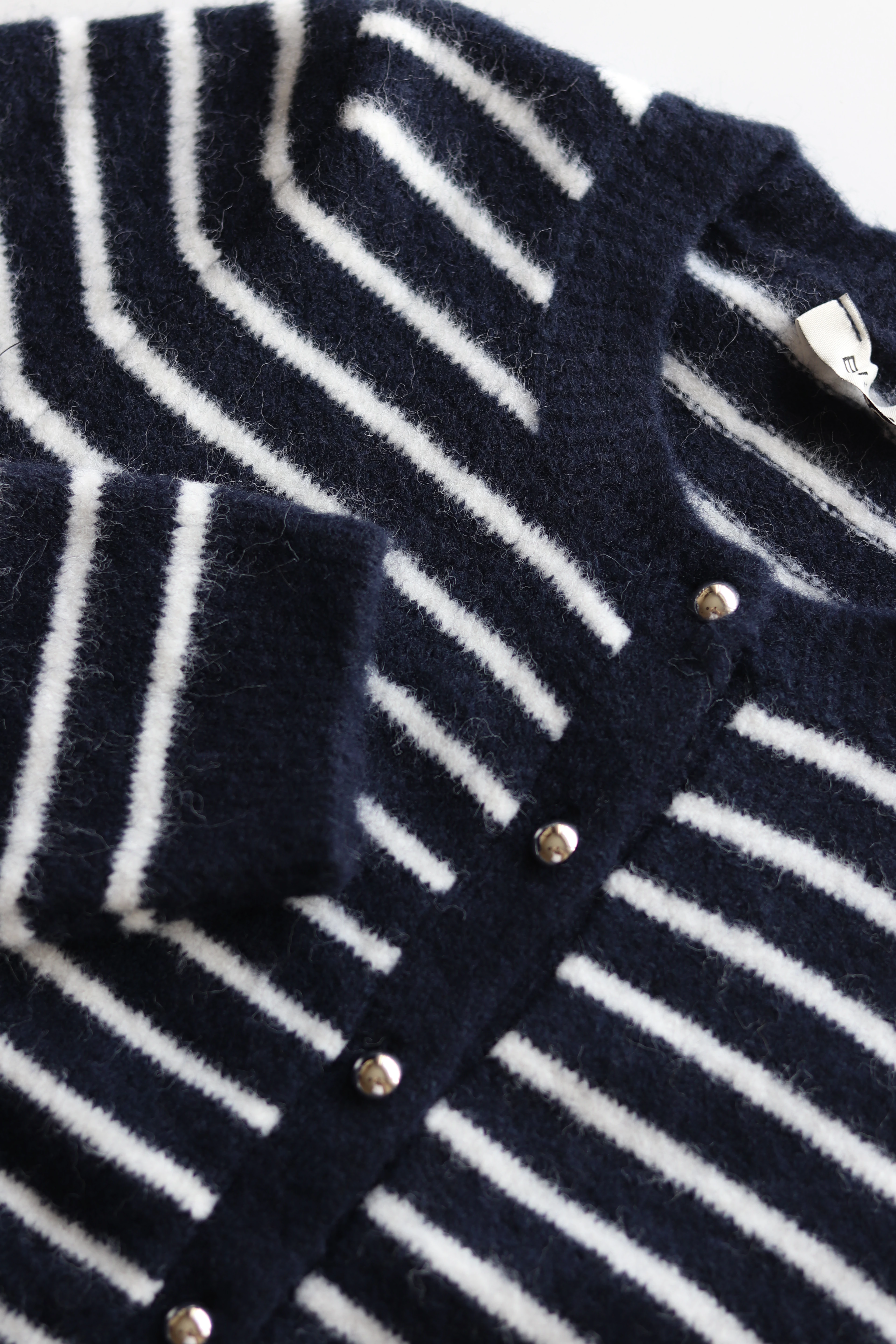 Metal Düğmeli Çizgili Hırka