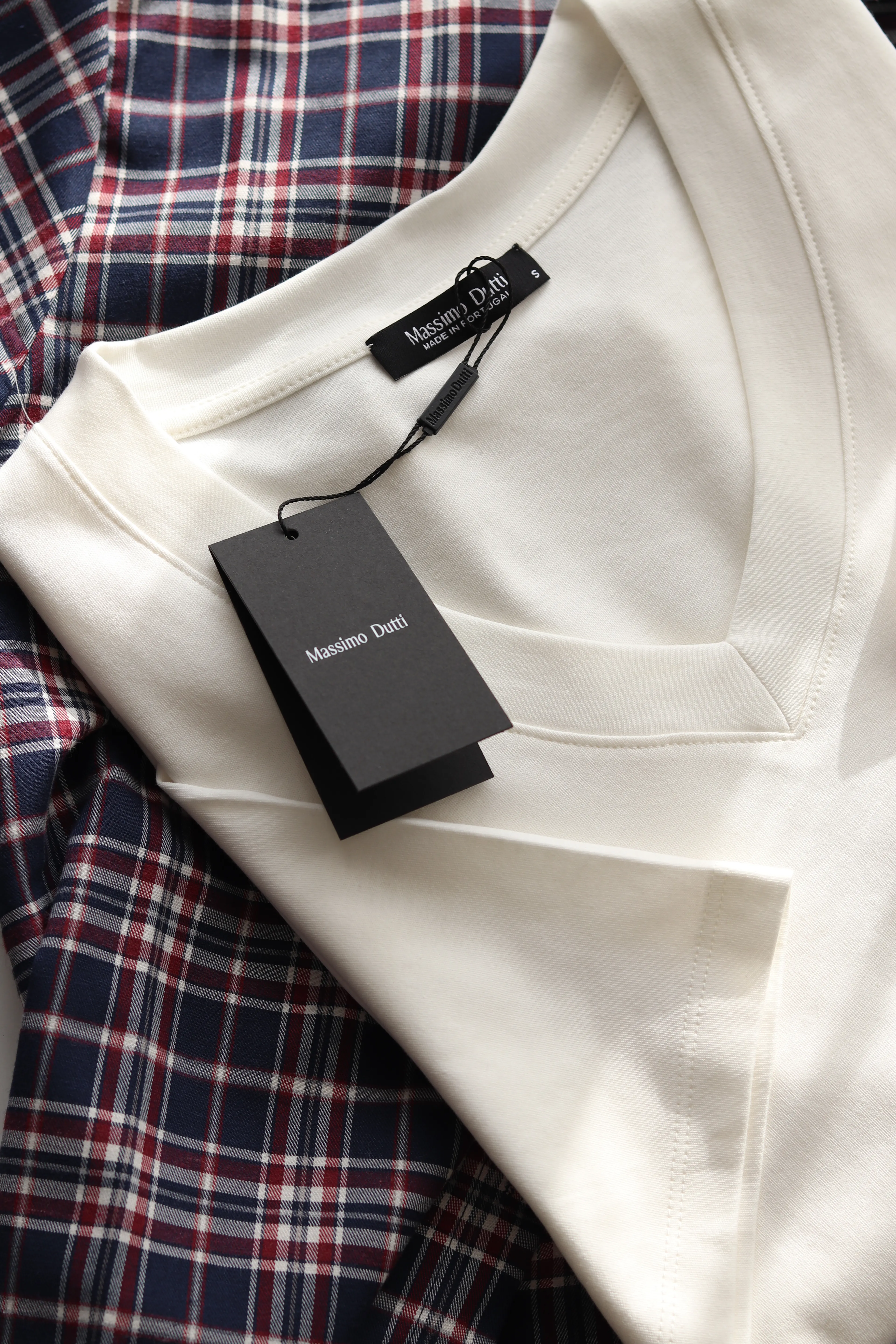 MD V Yaka Basic Tshirt - Ekru