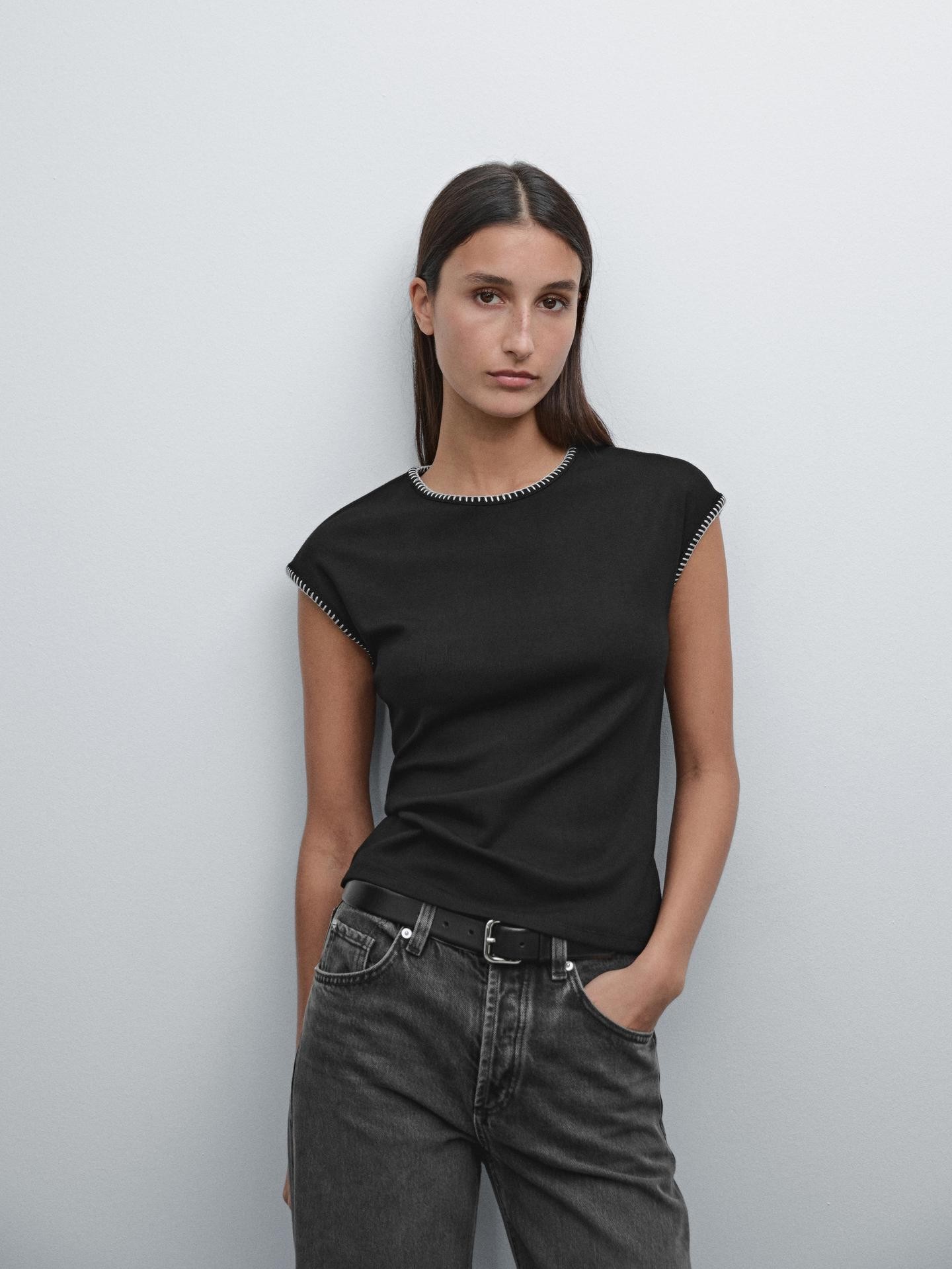 MD Nakış Detaylı Tshirt - Siyah