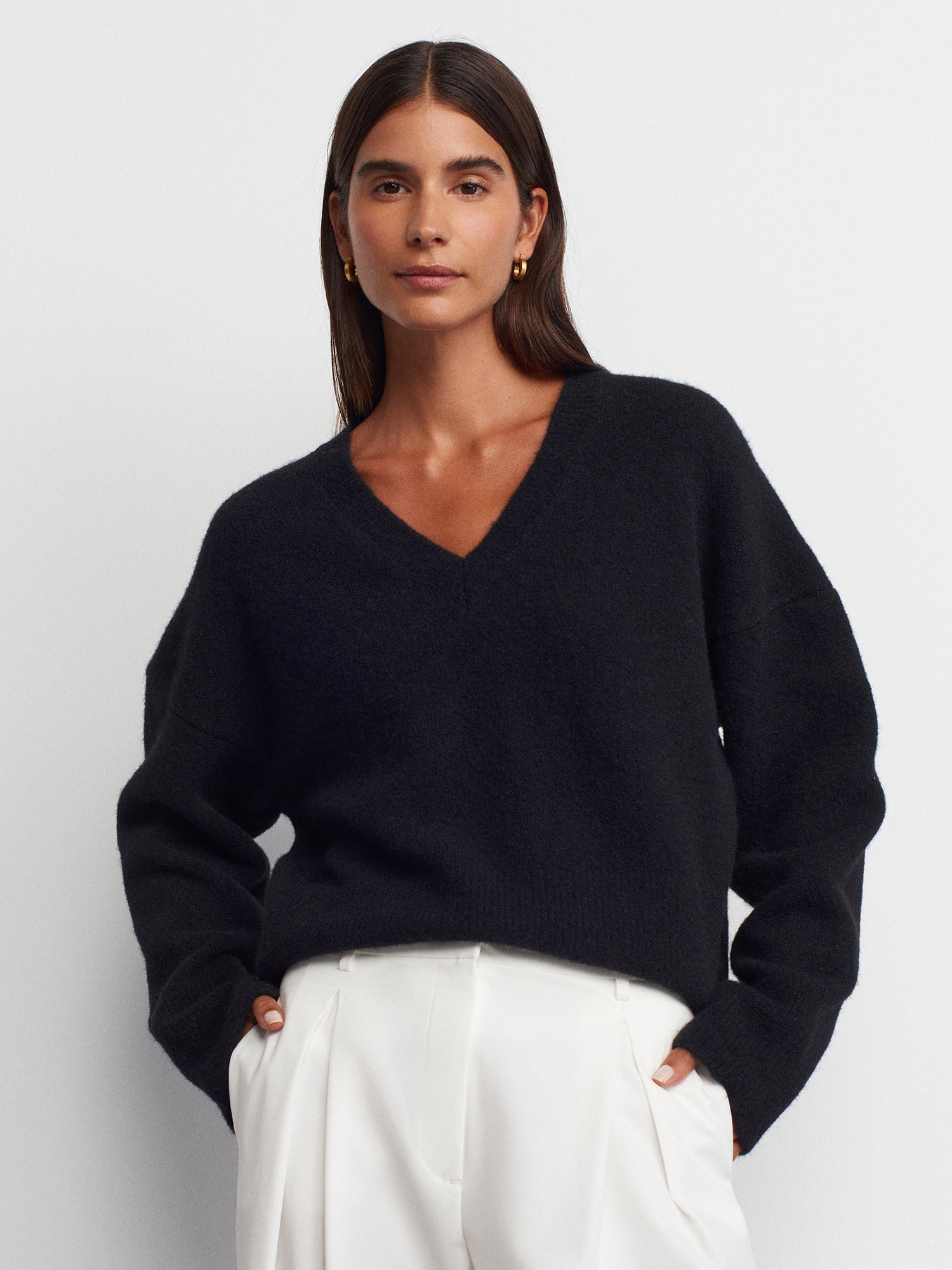 Mona V Yaka Yumuşak Dokulu Triko Kazak - Siyah