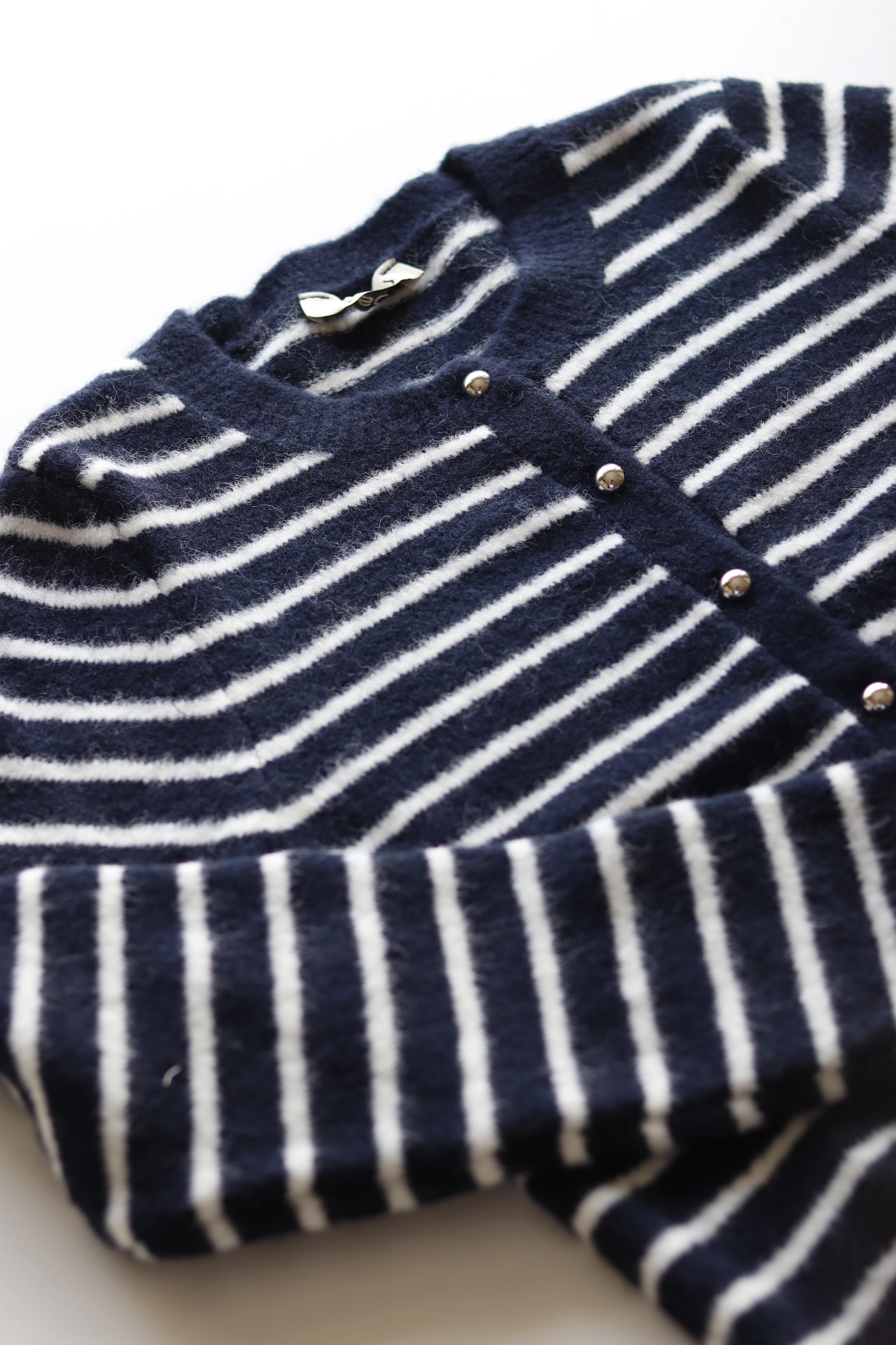 Metal Düğmeli Çizgili Hırka