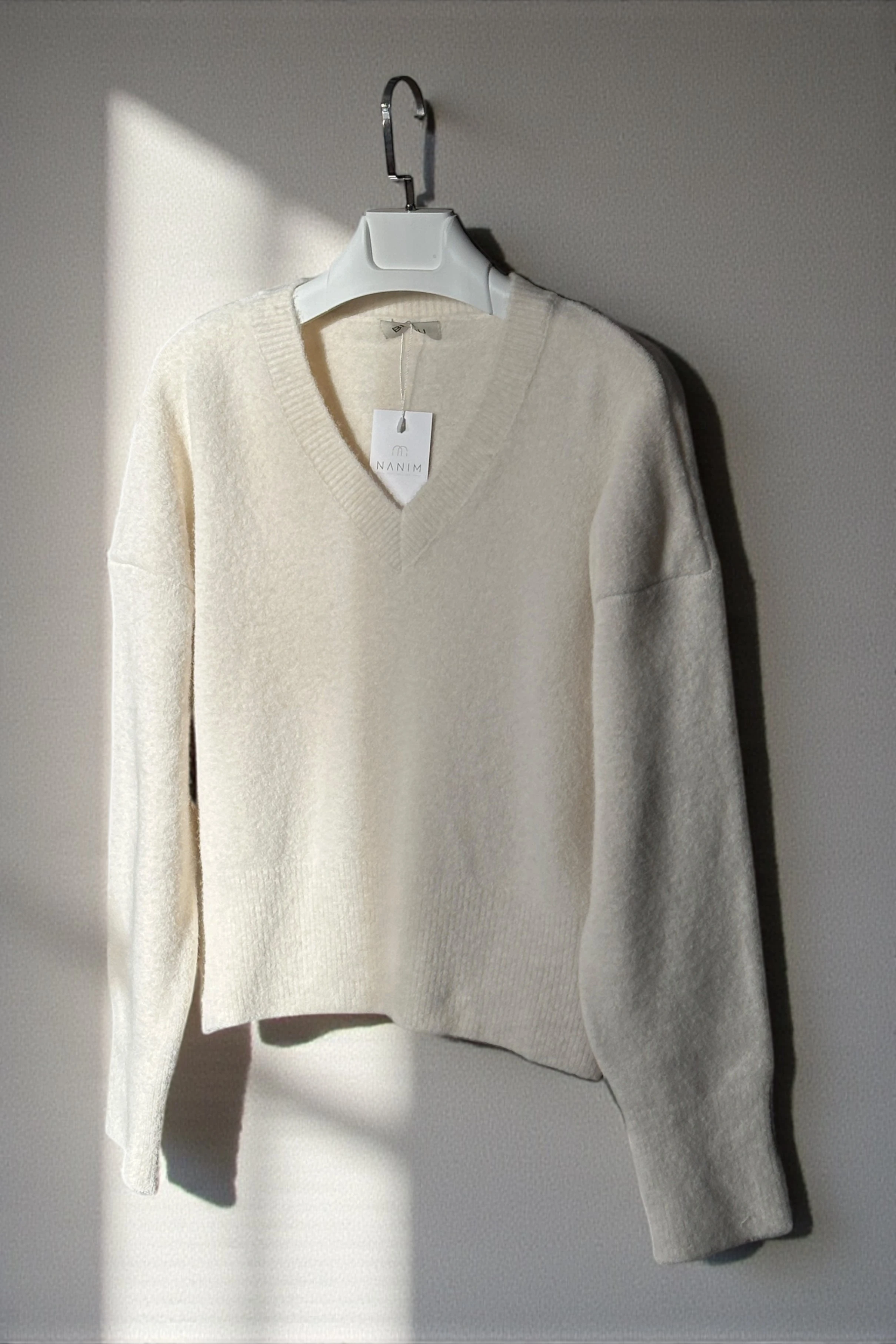 Mona V Yaka Yumuşak Dokulu Triko Kazak - Krem