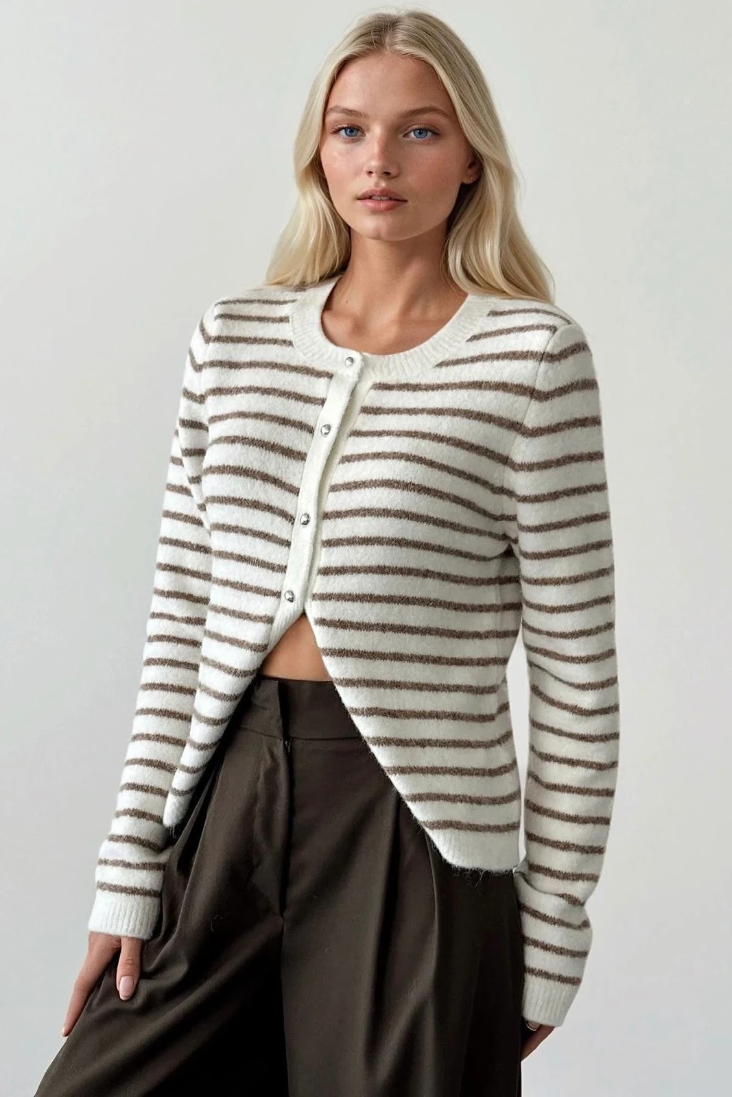 Metal Düğmeli Çizgili Hırka