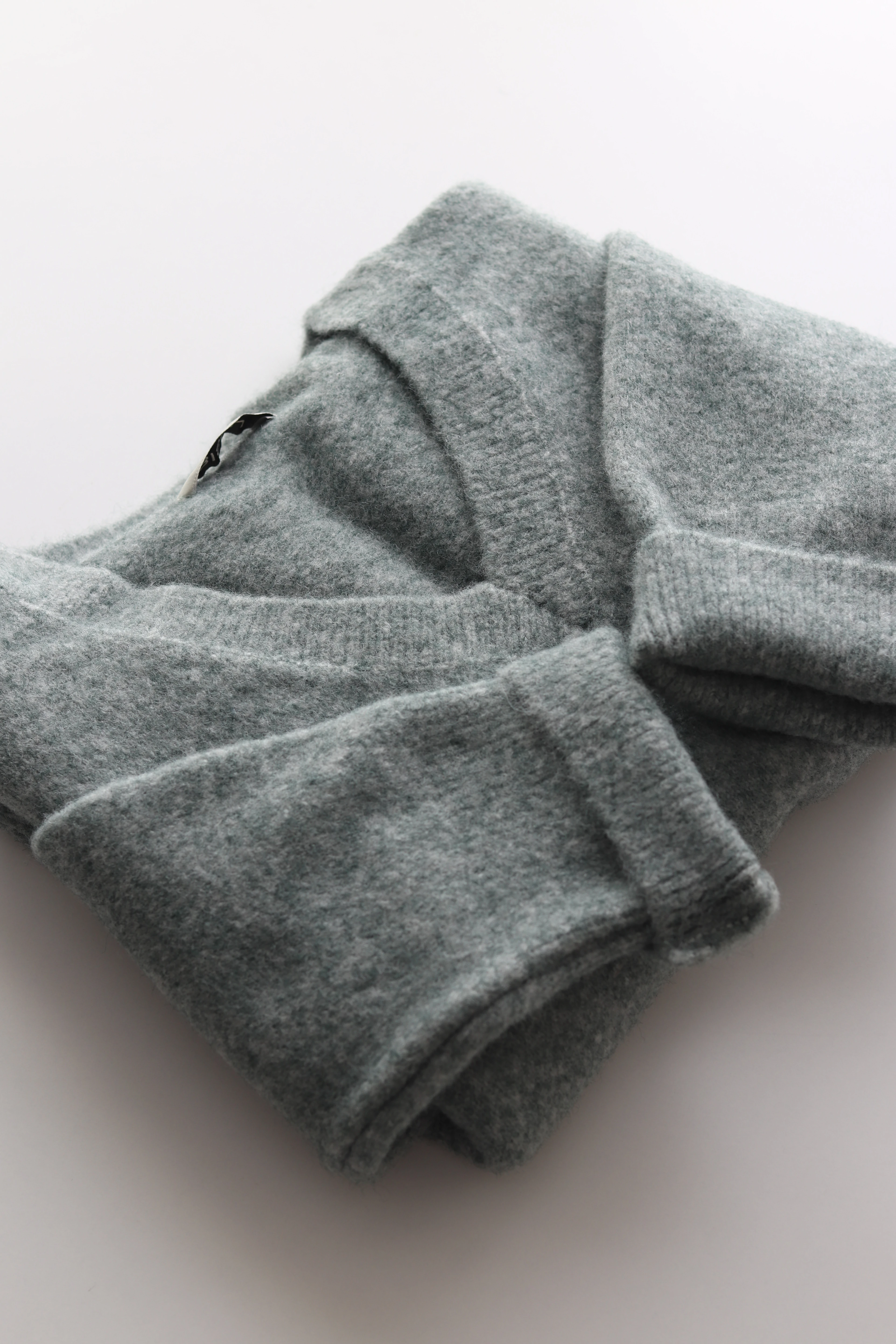 Mona V Yaka Yumuşak Dokulu Triko Kazak - Çağla Yeşili