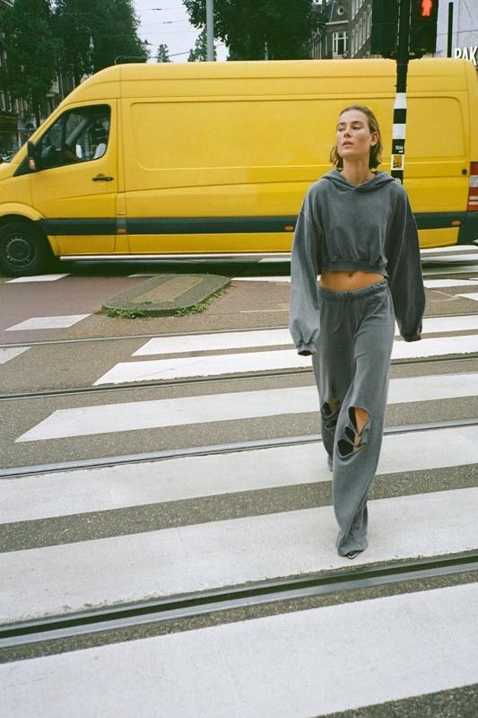 ZR Kapüşonlu Crop Sweatshirt