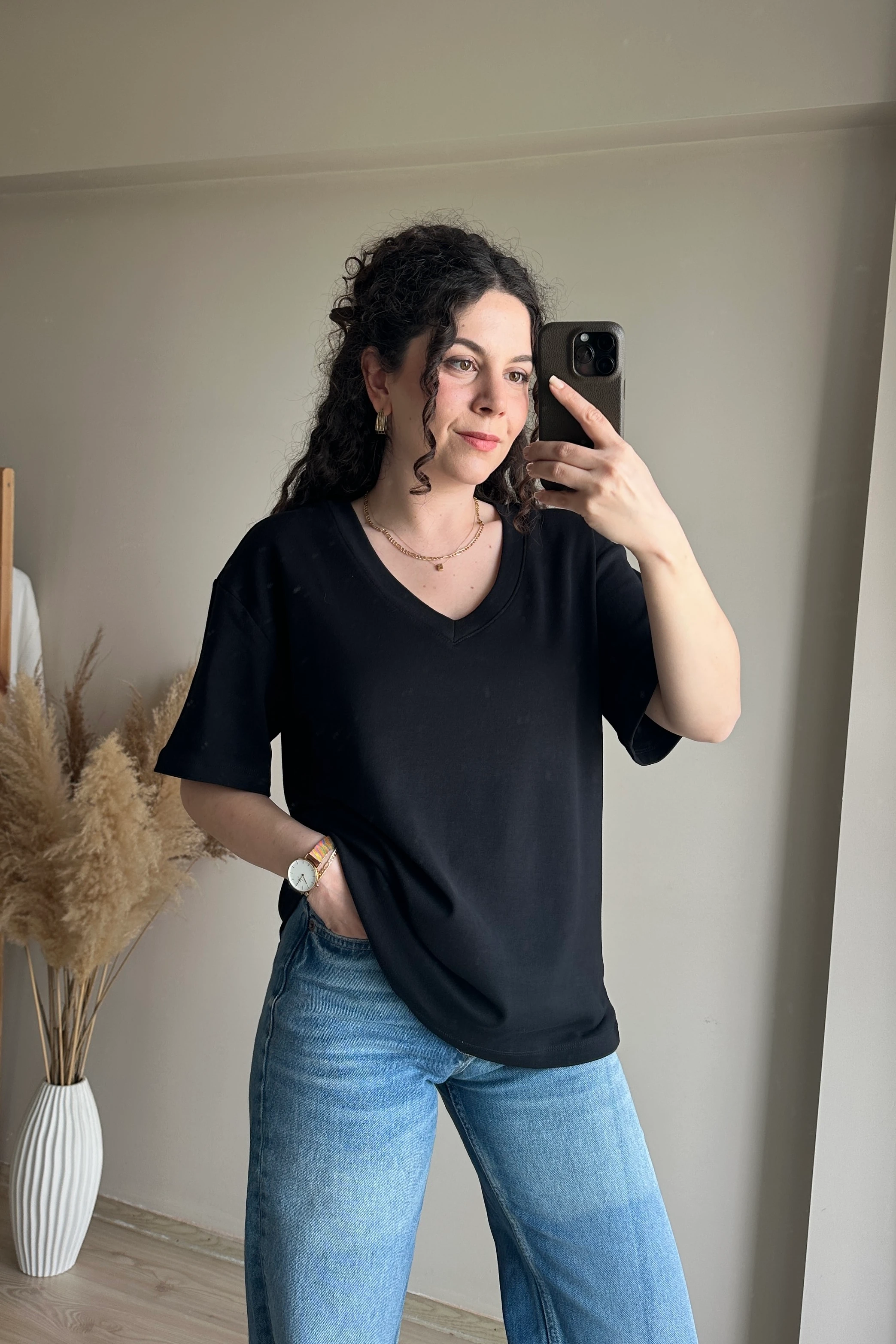 MD V Yaka Basic Tshirt - Siyah