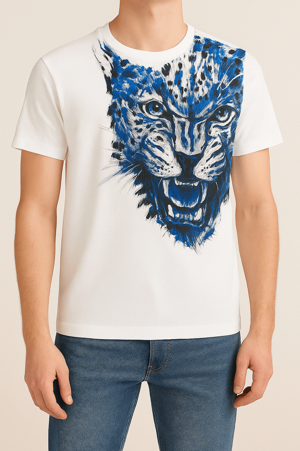 Mavi Leopar Baskılı Beyaz Tişört