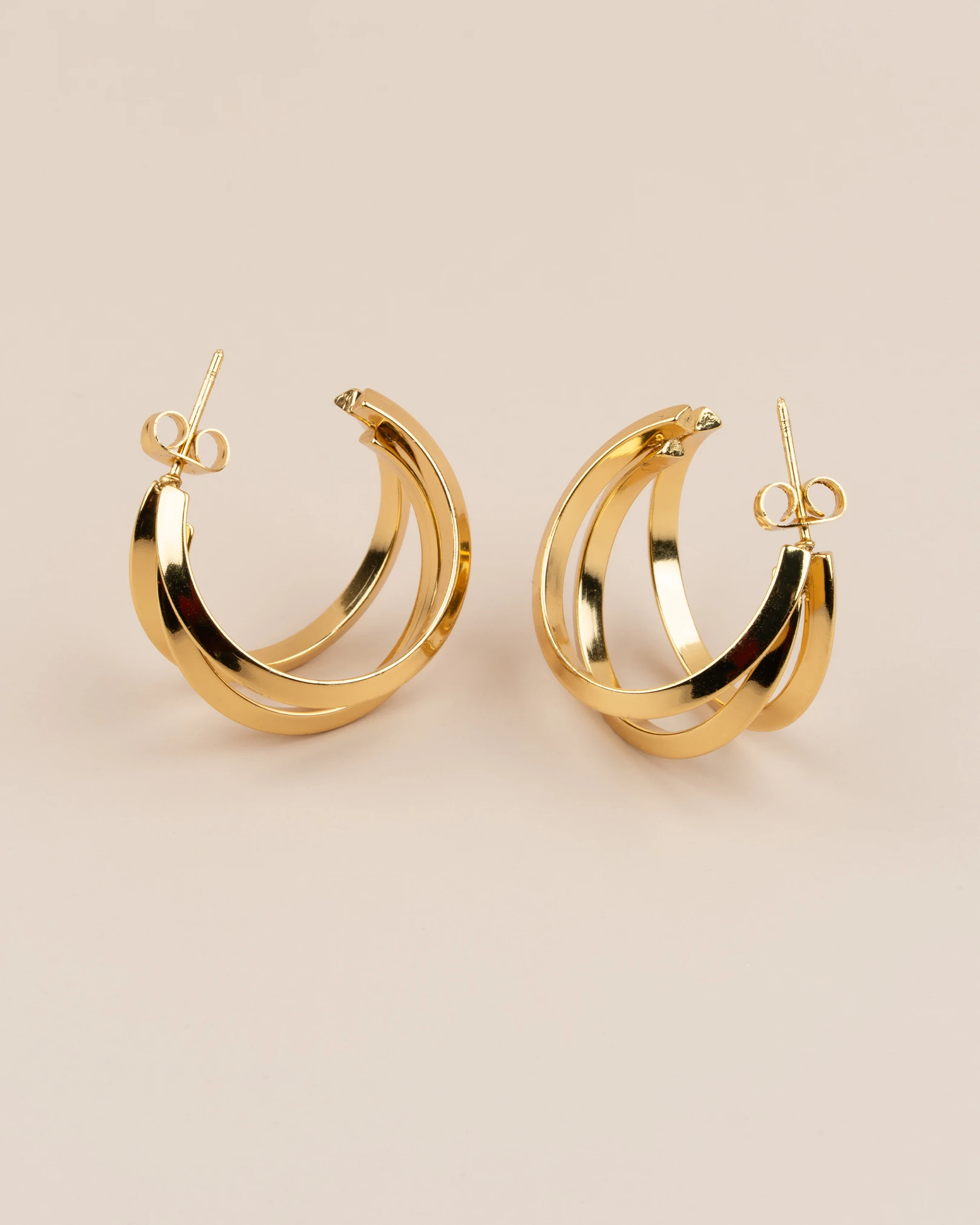 Trevia Üçlü Görünümlü Yarım Halka Çelik Küpe