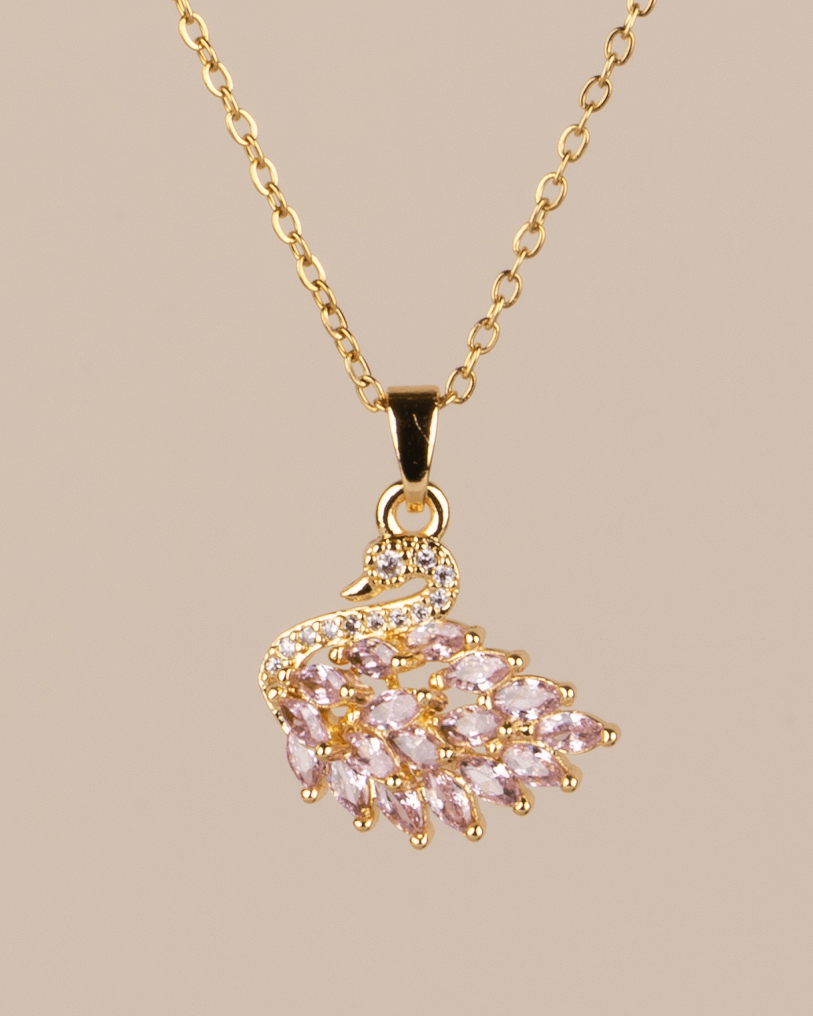Swanira Kuğu Figürlü Pembe Zirkon Taşlı Çelik Kolye - Gold