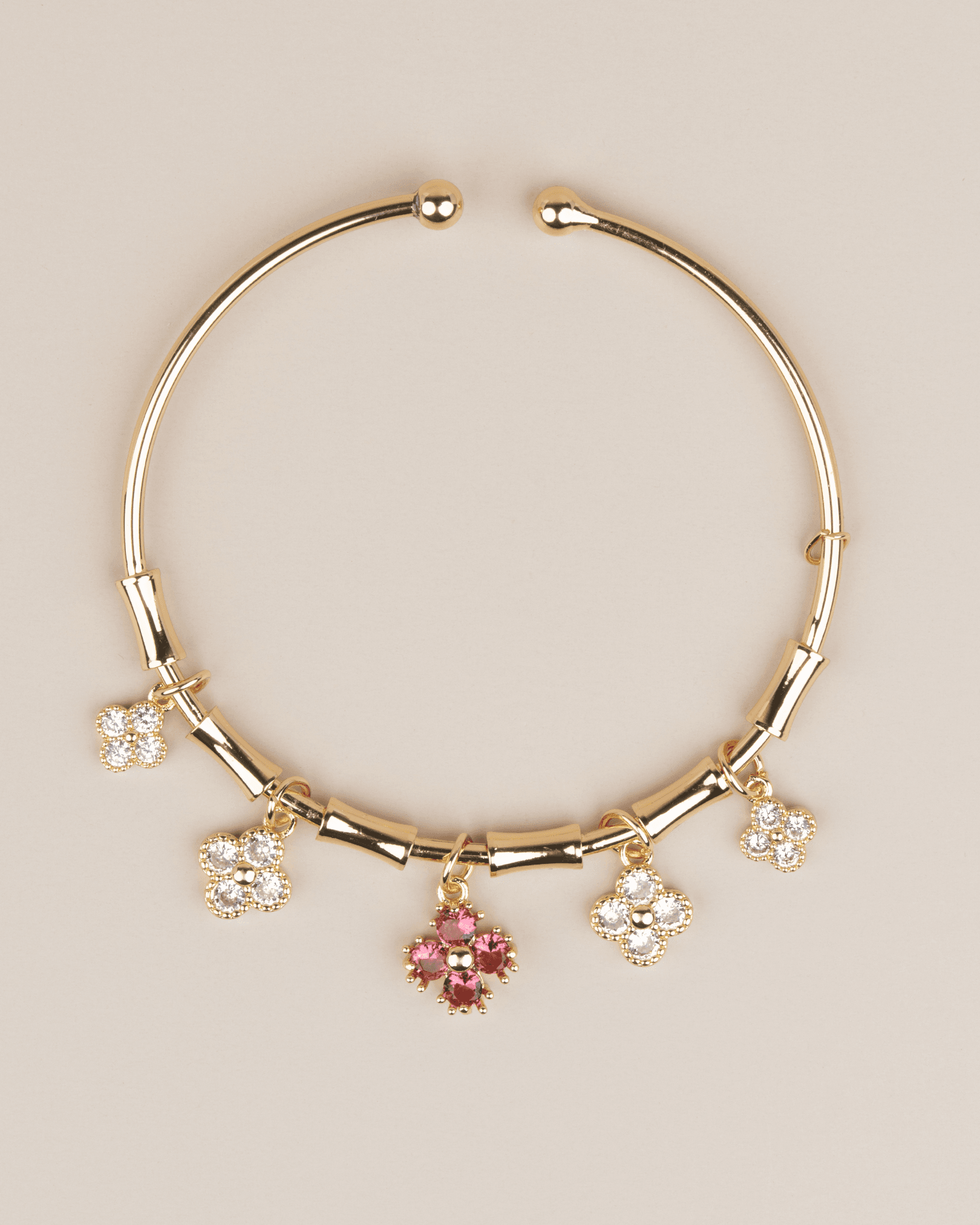Fiora Ayarlanabilir Pembe Çiçekli Charm Kelepçe Bileklik