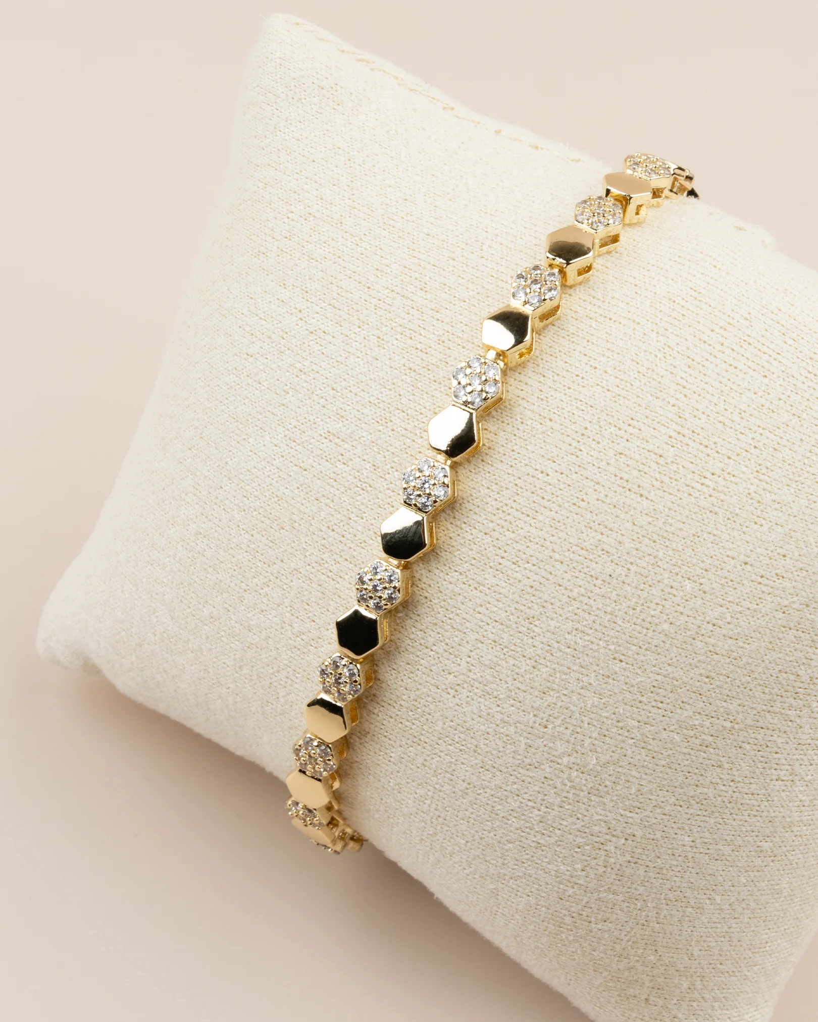 Hexalia Petek Model Altın Kaplama Bileklik