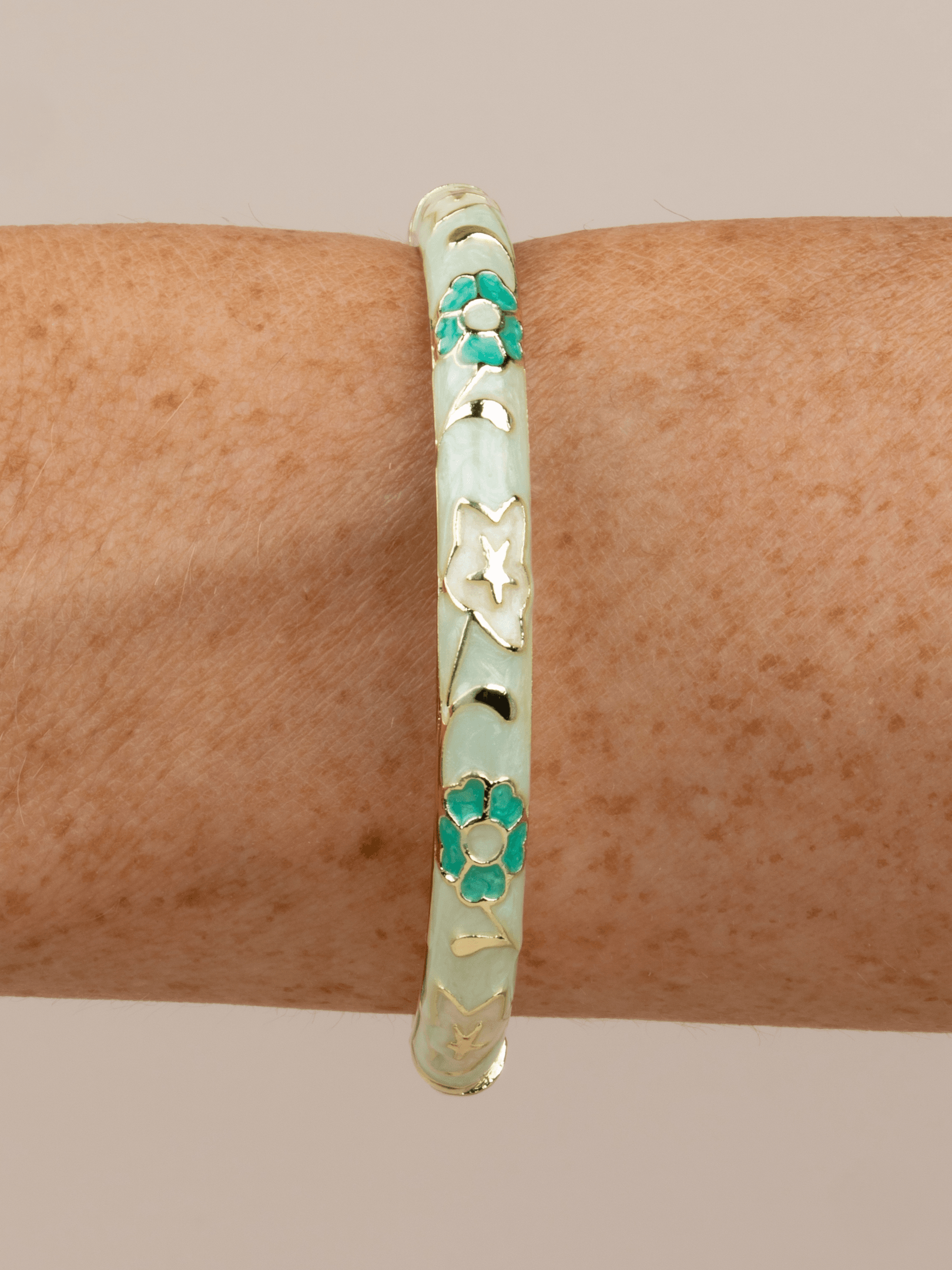 Floravine 14K Altın Kaplama Renkli Çiçek Desenli Mineli Vintage Kelepçe Bileklik - Mint Yeşil (Pastel)