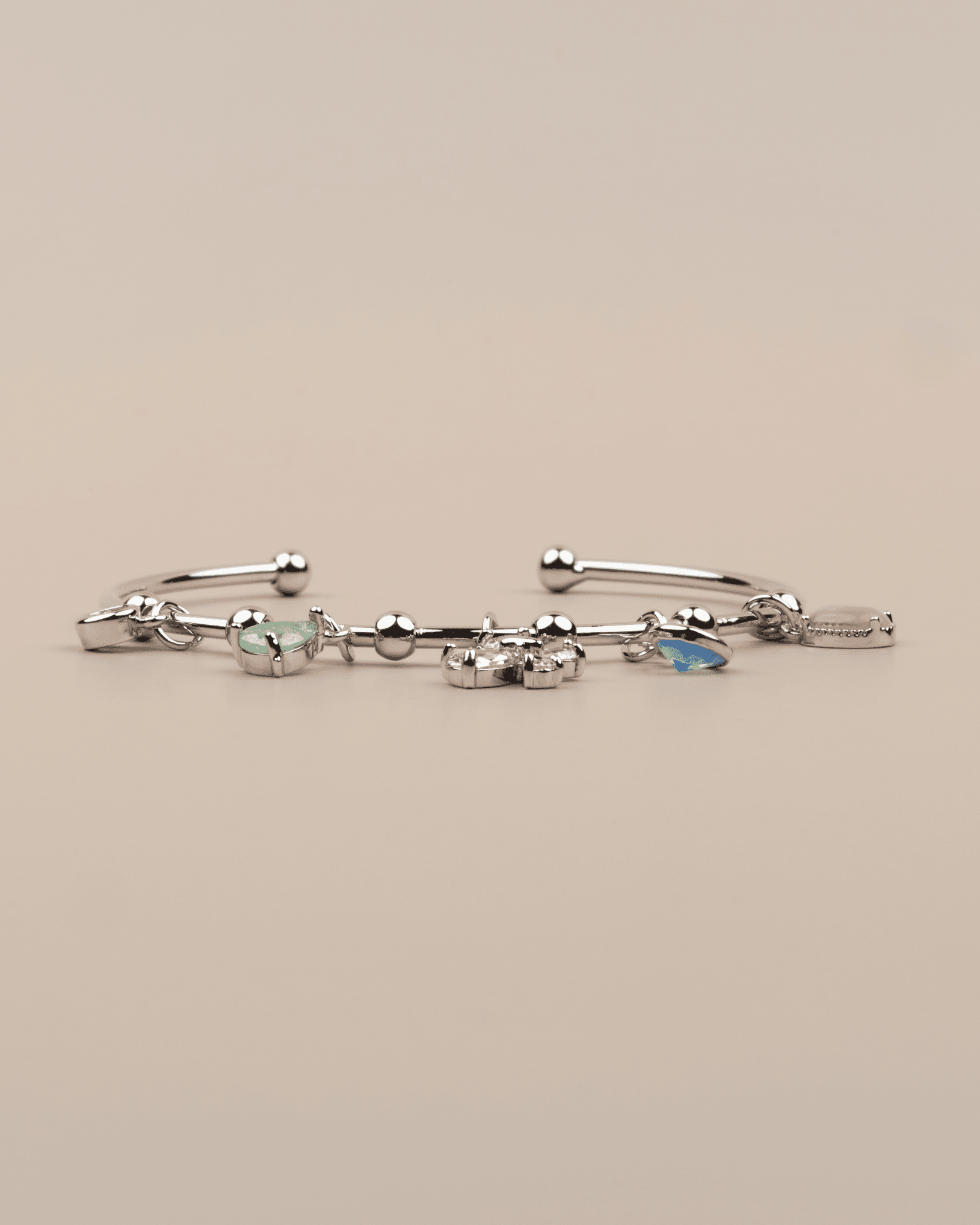 Ayarlanabilir Kelebekli Charm Kelepçe Bileklik - Gümüş