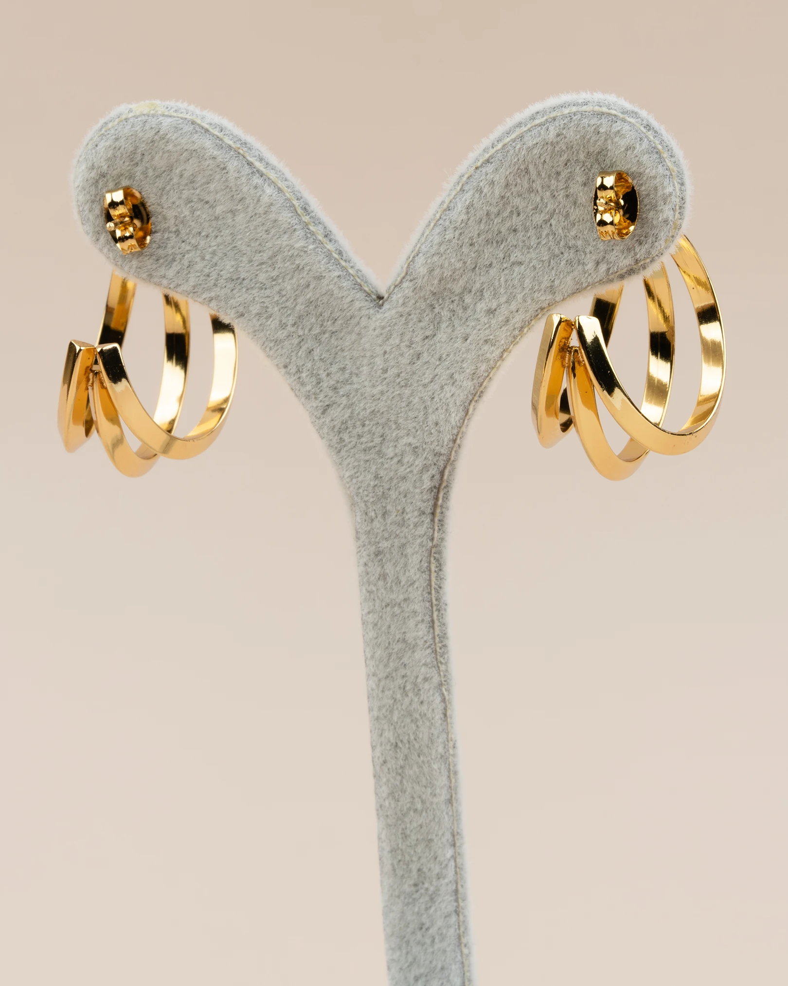 Trevia Üçlü Görünümlü Yarım Halka Çelik Küpe