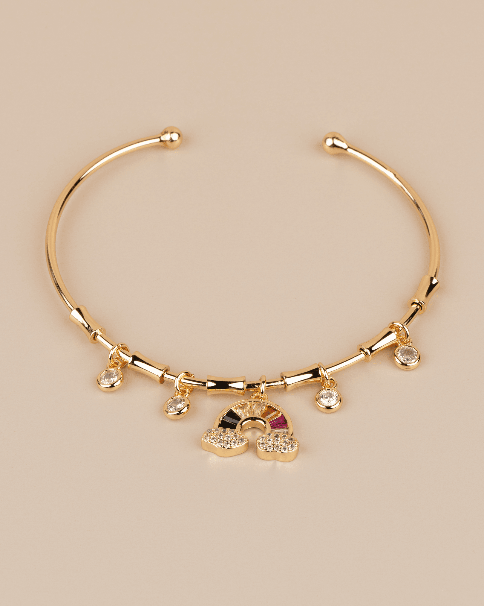 Gökkuşağı Detaylı Ayarlanabilir Charm Kelepçe Bileklik - Gold