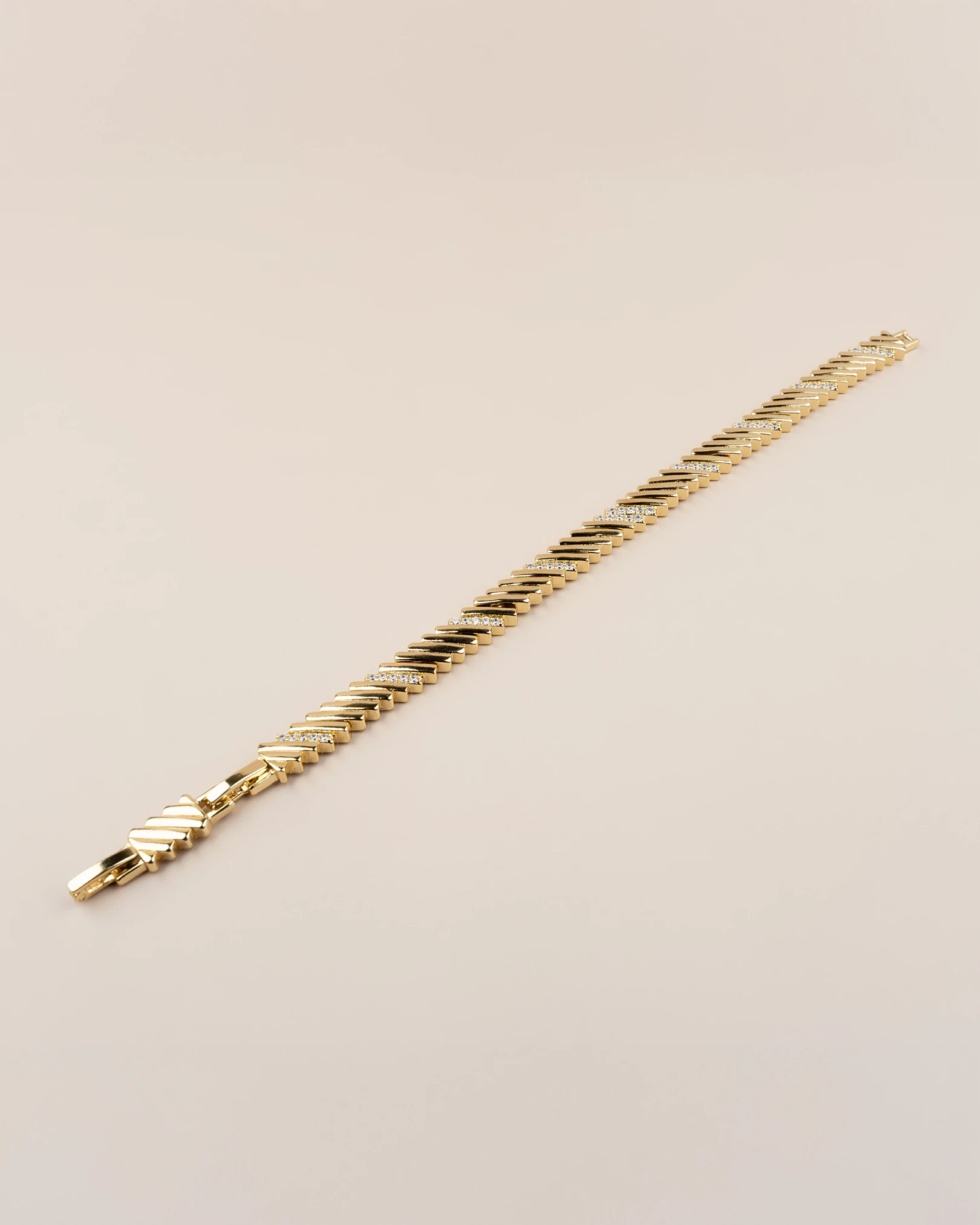 Valtessa Gömme Zirkon Taşlı Yan Çizgili Plaka 14K Xuping Bileklik