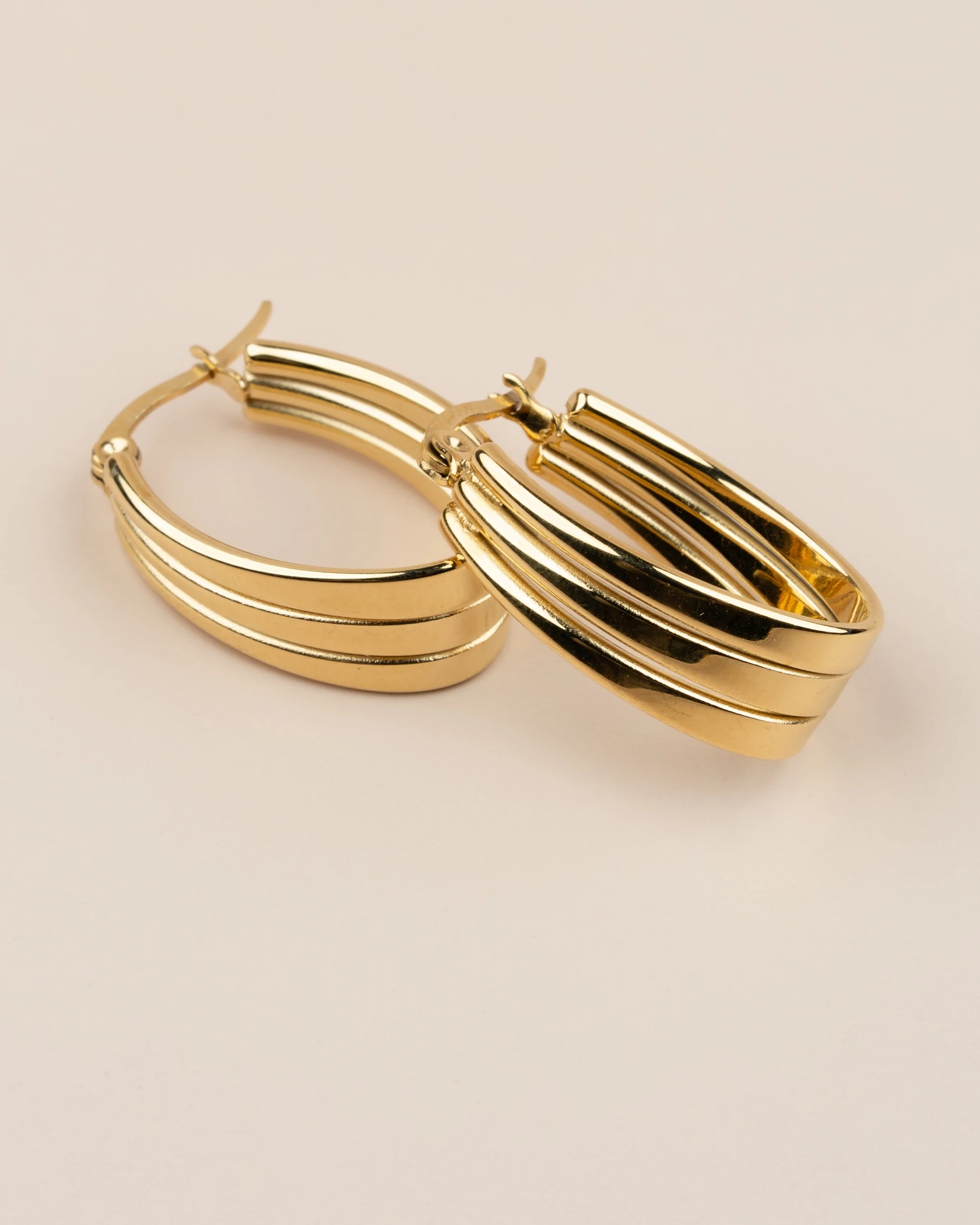 Solyn Oval Halka Çelik Küpe