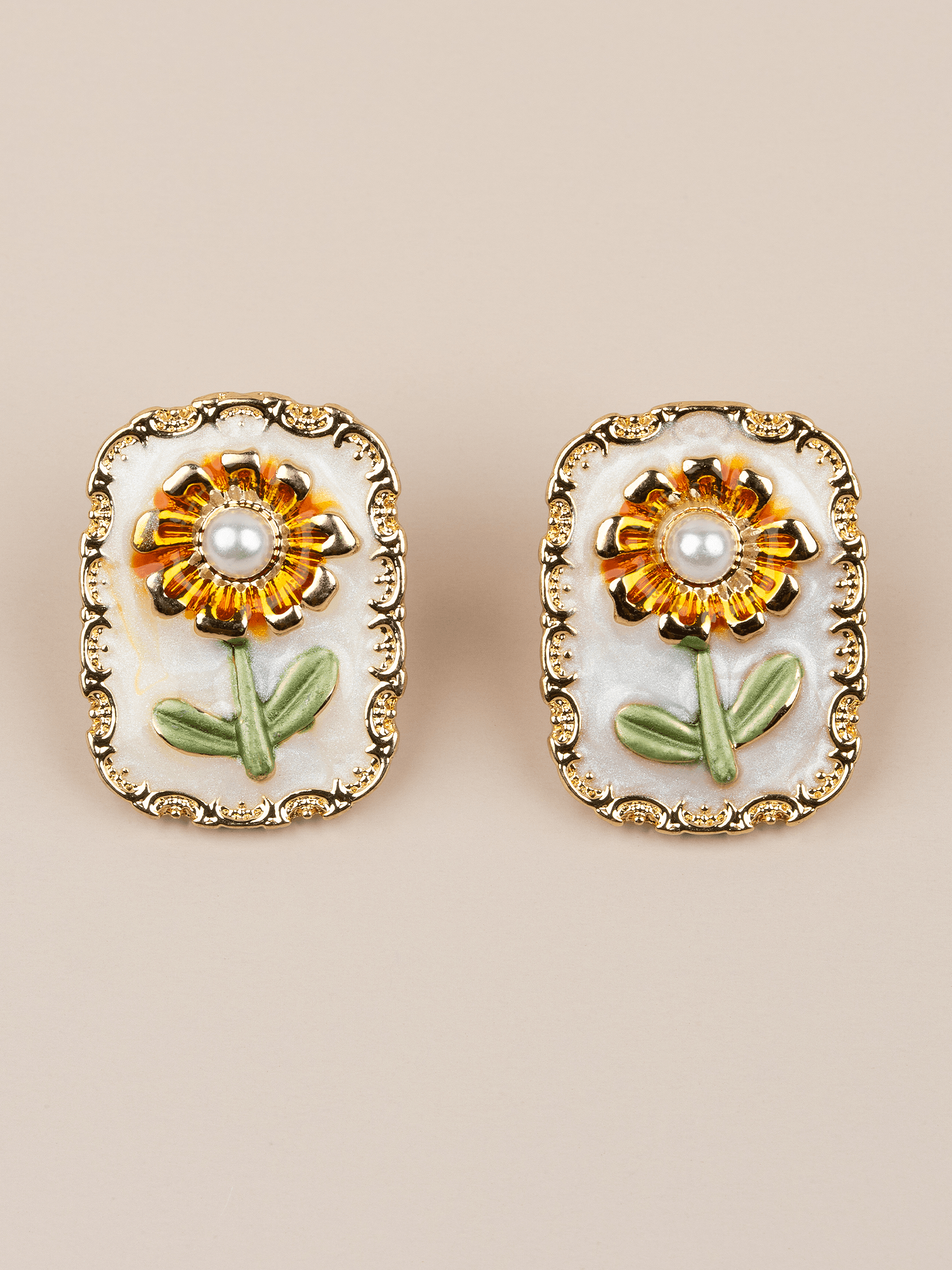 Sunfloria Papatya Motifli Mineli İncili Vintage Sanat Küpe - Beyaz