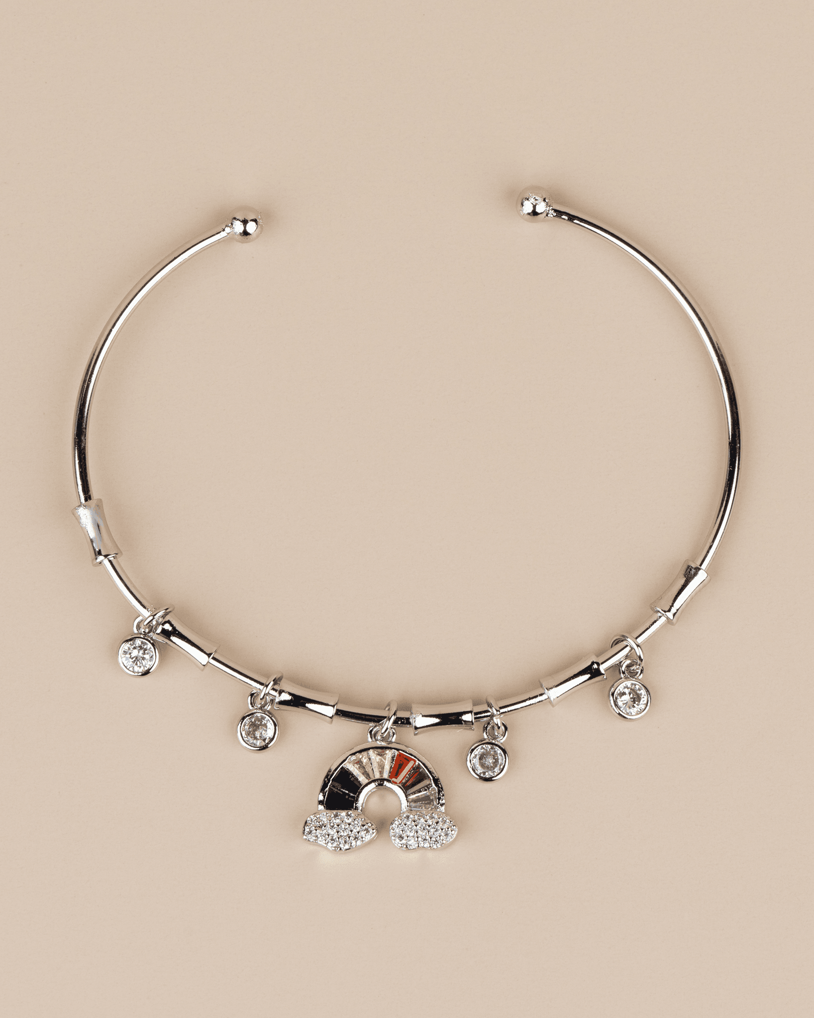 Gökkuşağı Detaylı Ayarlanabilir Charm Kelepçe Bileklik - Gümüş