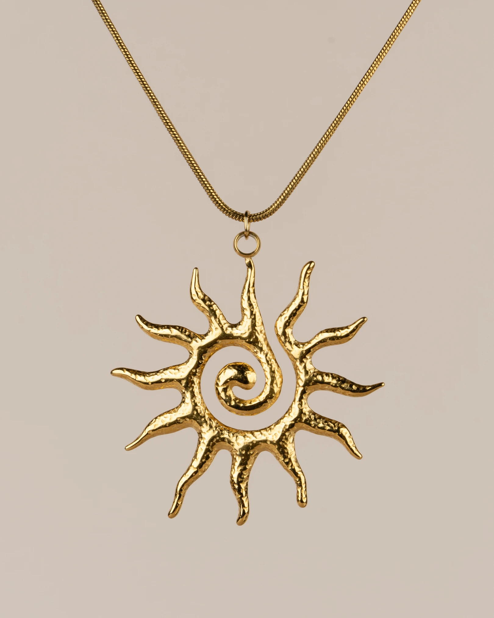 Antik Güneş Çelik Kolye