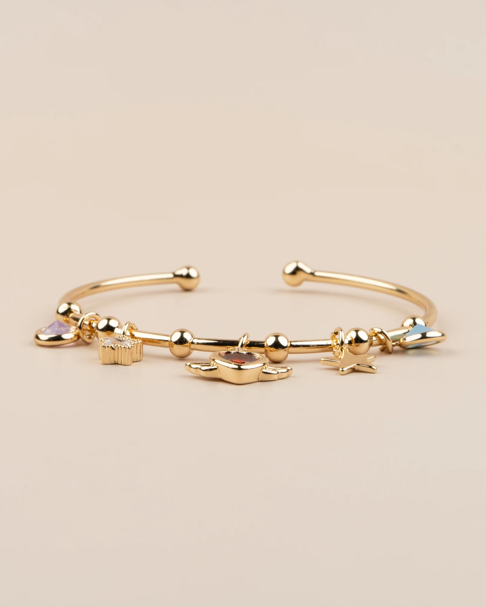 Coralia Ayarlanabilir Kanatlı Kalpli Charm Kelepçe Bileklik