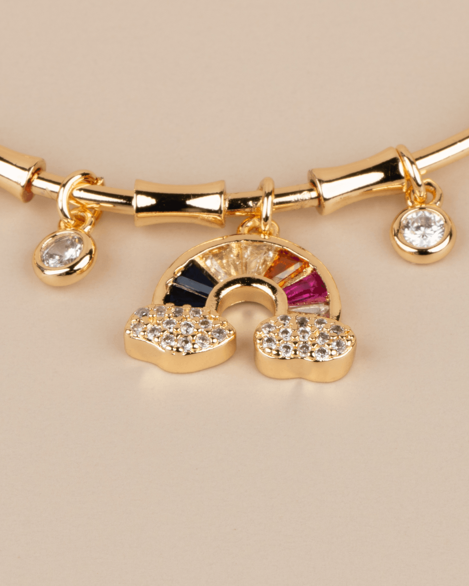 Gökkuşağı Detaylı Ayarlanabilir Charm Kelepçe Bileklik - Gold