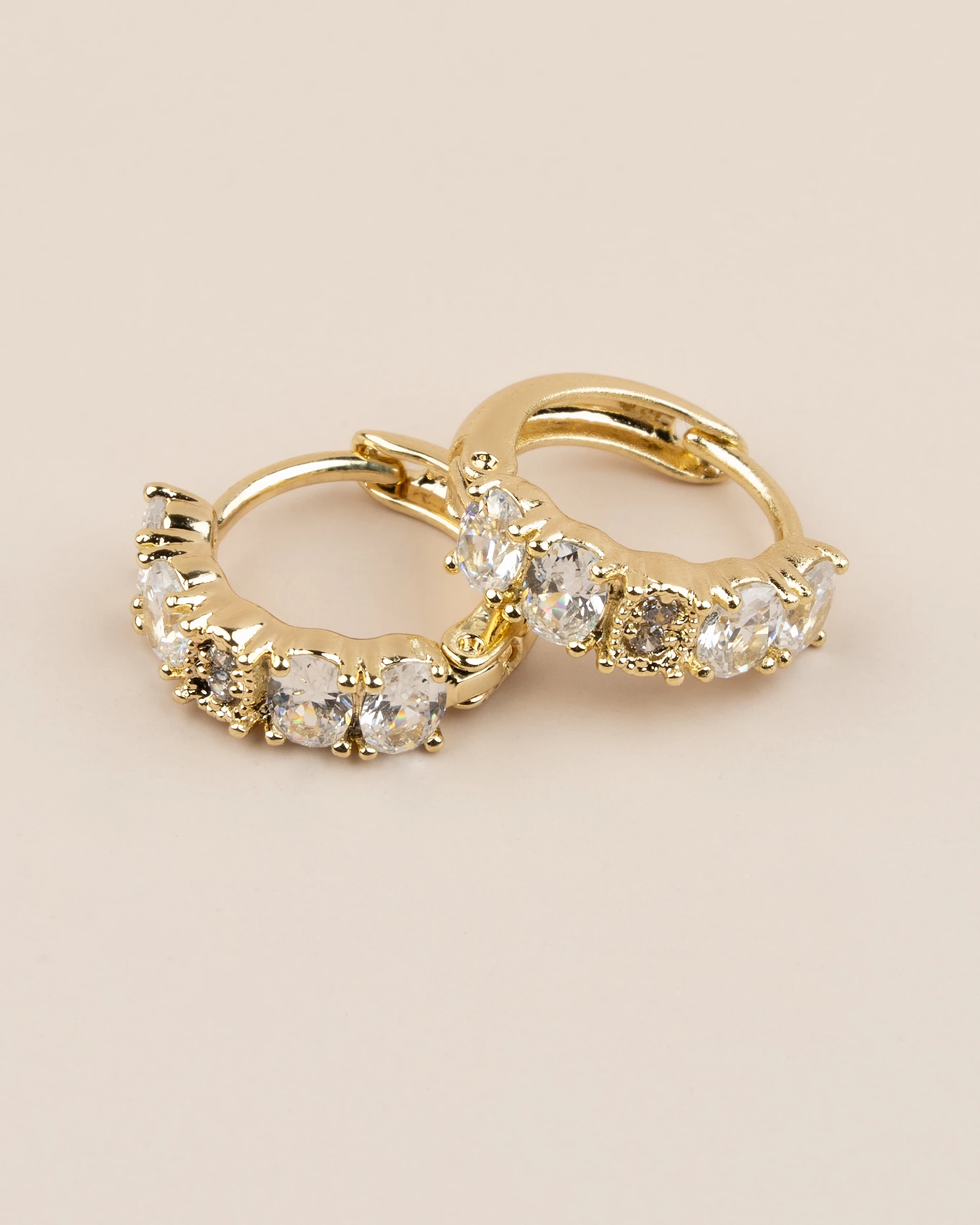 Celvia Minimal Zirkon Taşlı Halka Xuping Küpe