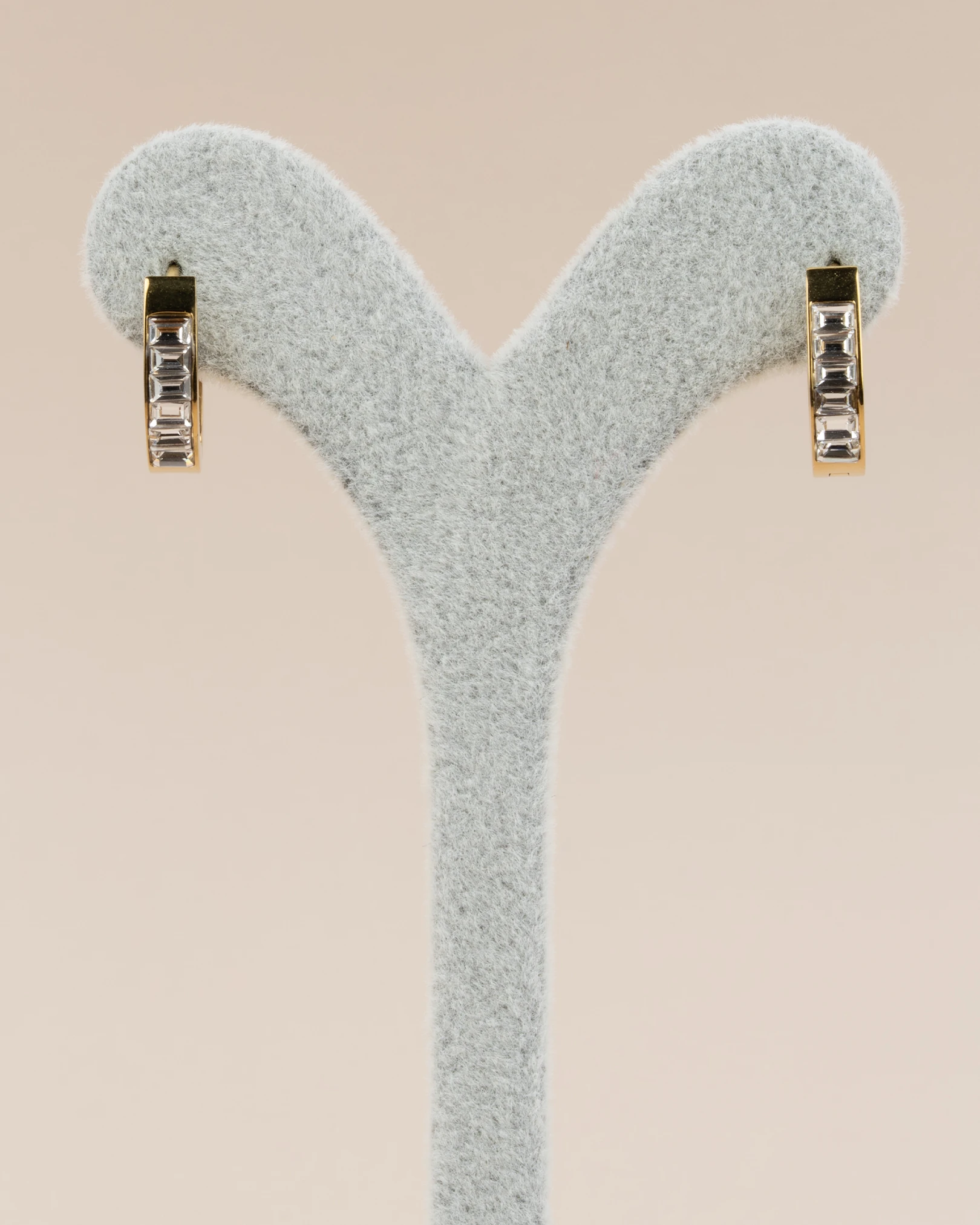 Auryn Gömme Zirkon Taşlı Minimal Oval Halka Çelik Küpe