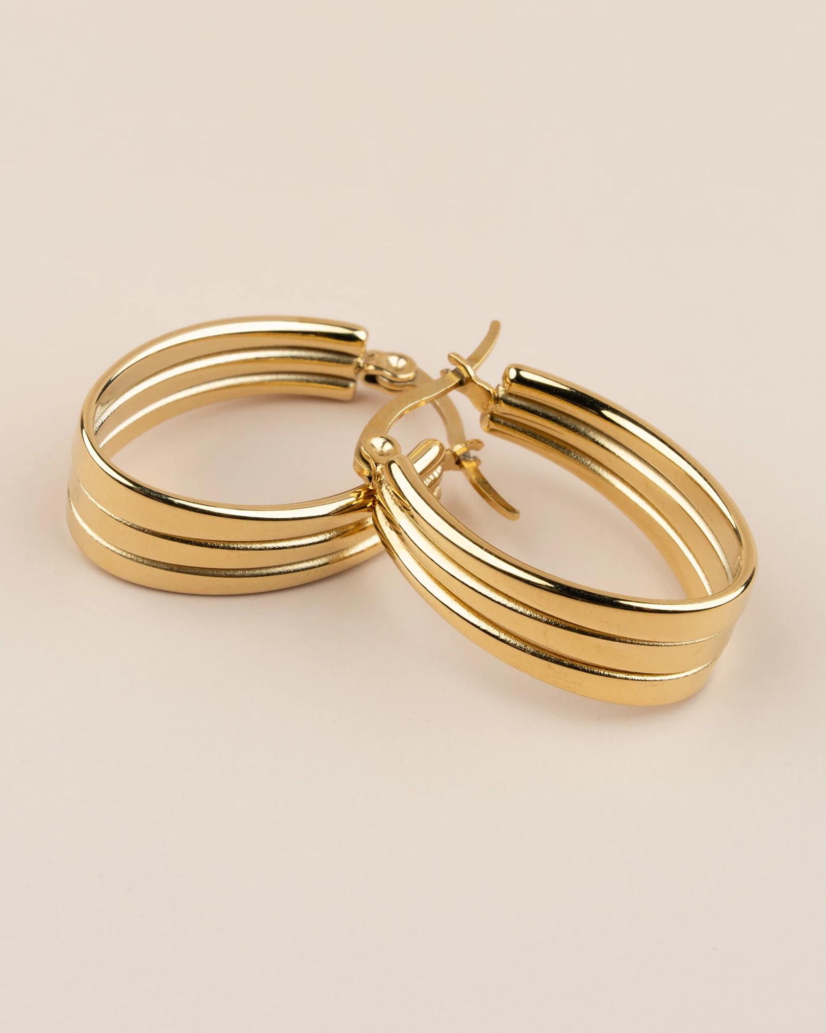 Solyn Oval Halka Çelik Küpe