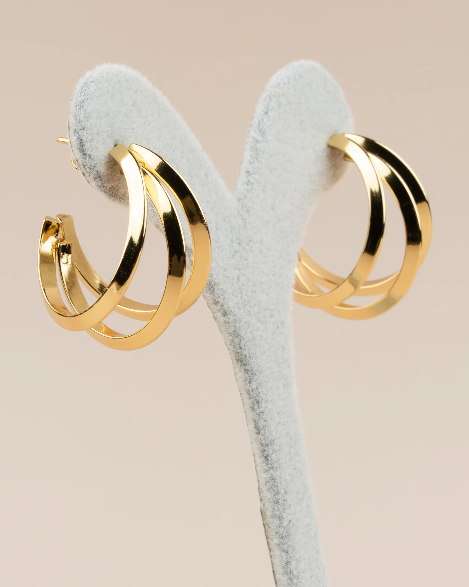 Trevia Üçlü Görünümlü Yarım Halka Çelik Küpe