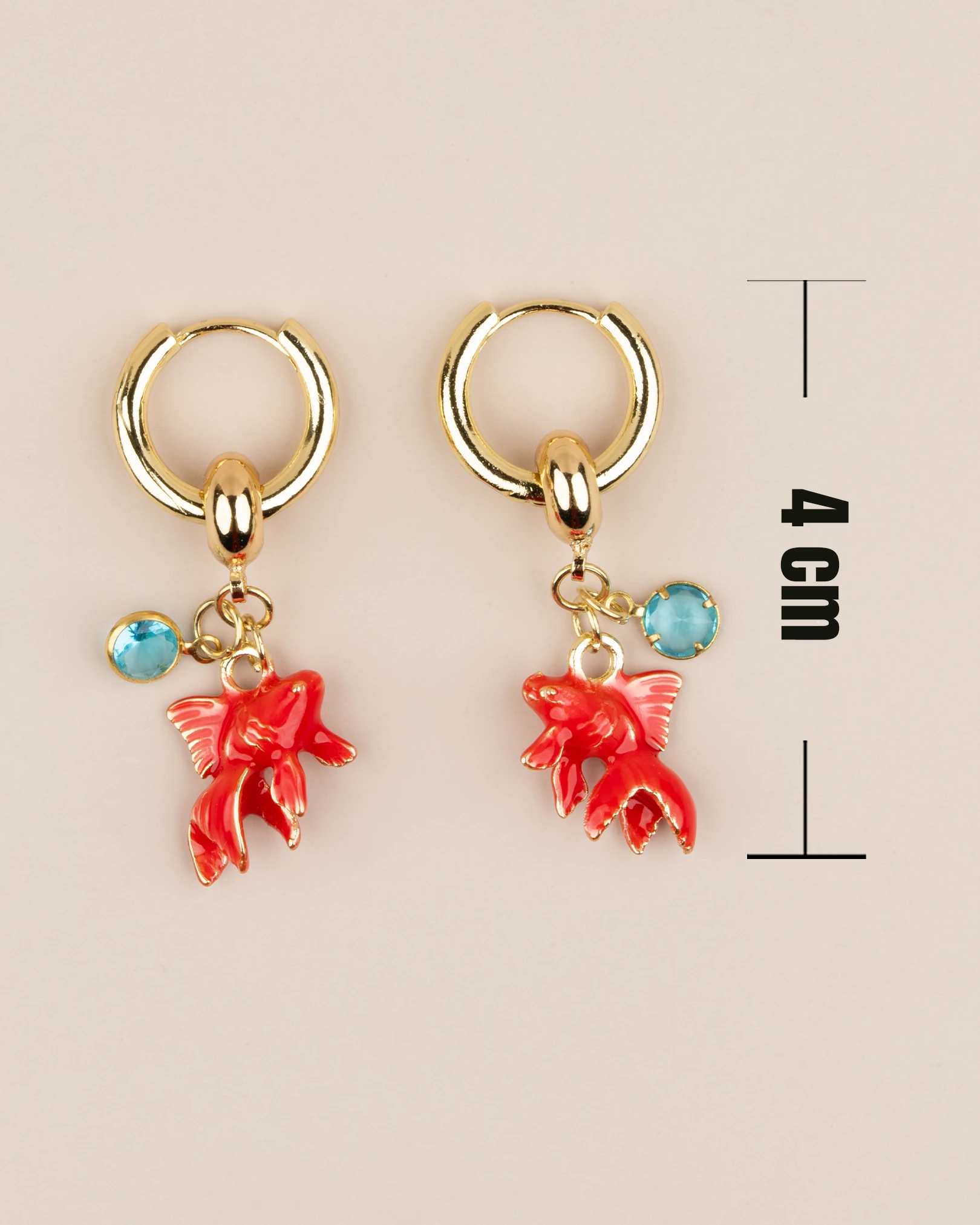 Moriva Altın Kaplama Kırmızı Balıklı Charm Halka Küpe